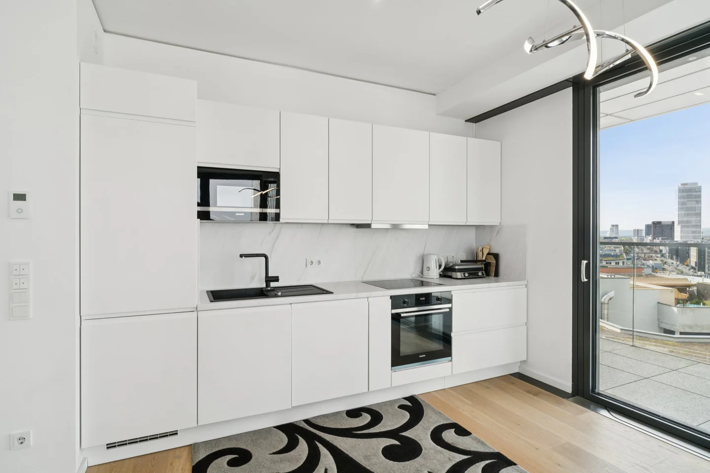 Exklusive möblierte Vier-Zimmer-Wohnung im Frankfurter Europaviertel mit Skylineblick - Photo 5