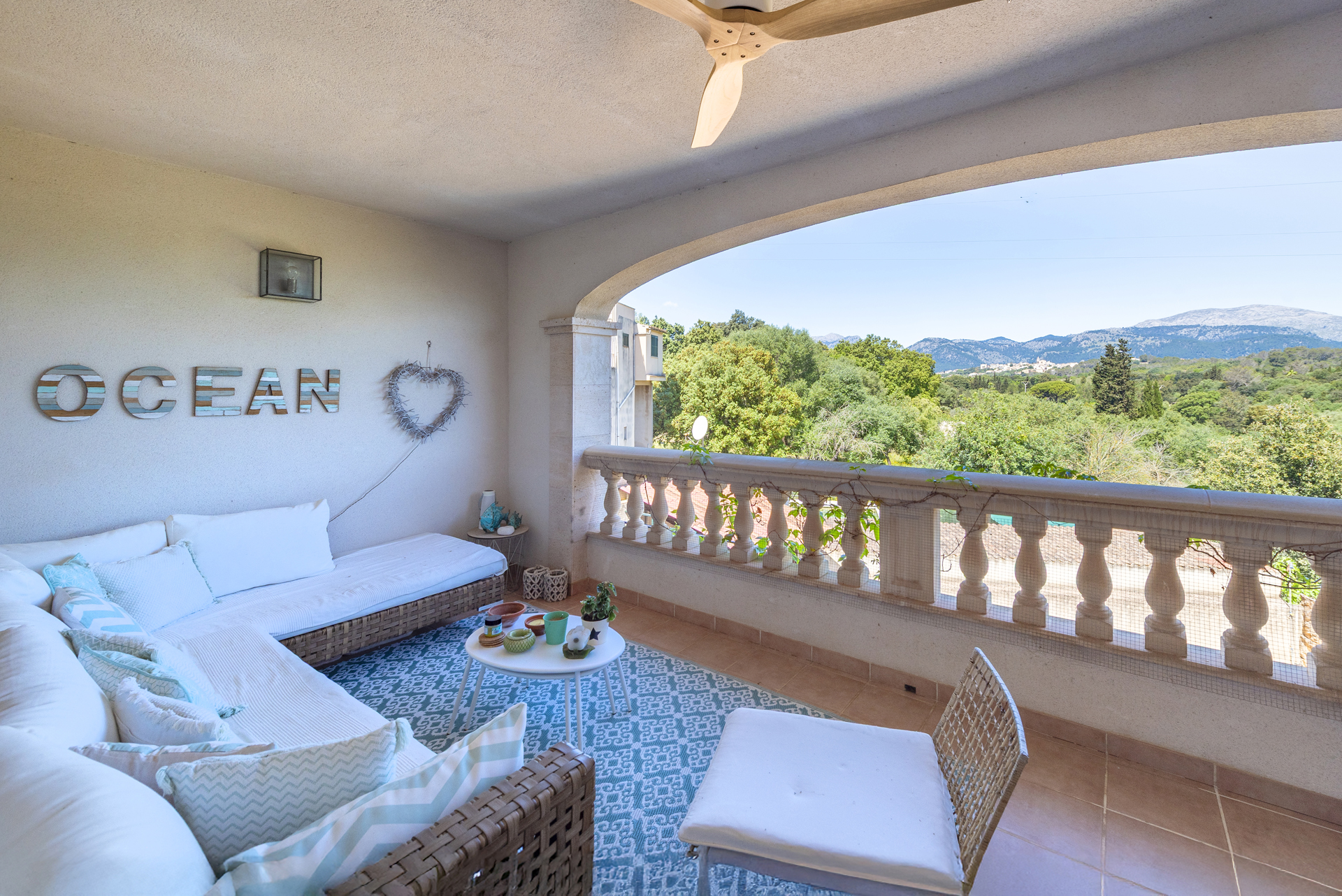 Lovely townhouse with outdoor space and beautiful views in Búger, Mallorca