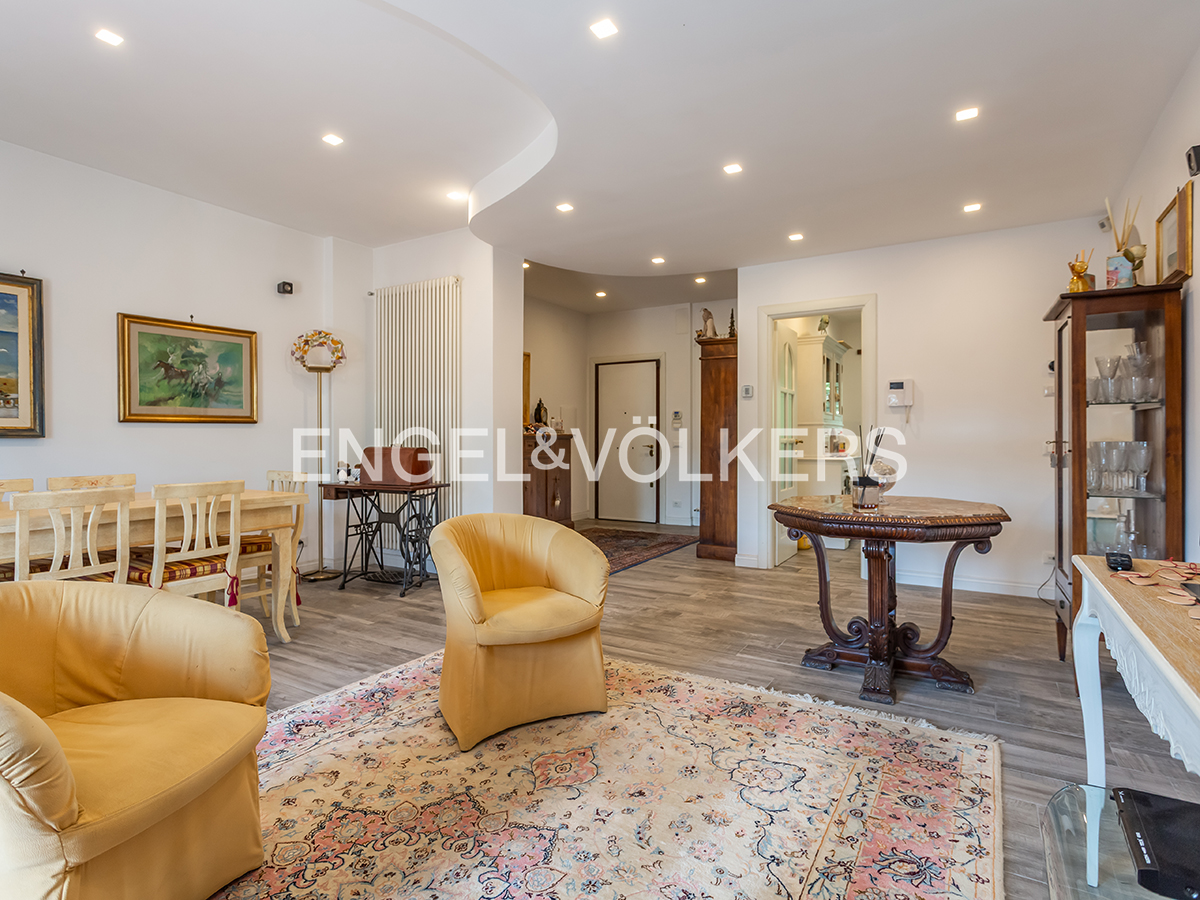 Quarto Miglio, renovated apartment with balconies