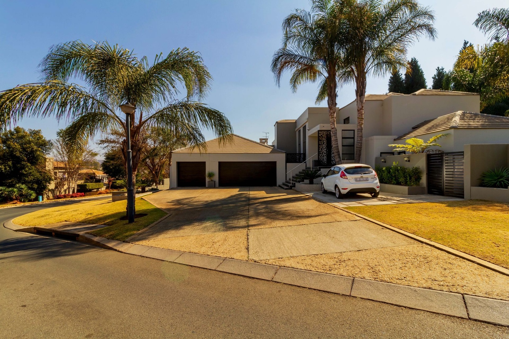 4 Bedroom House, Eagle Canyon Golf Estate