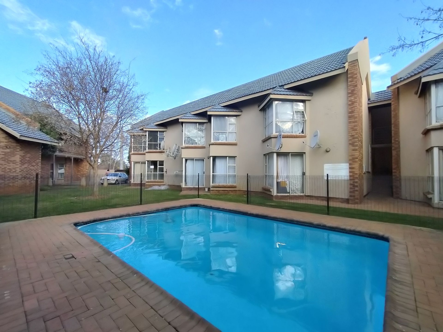 Spacious 2 bedroom without Lounge