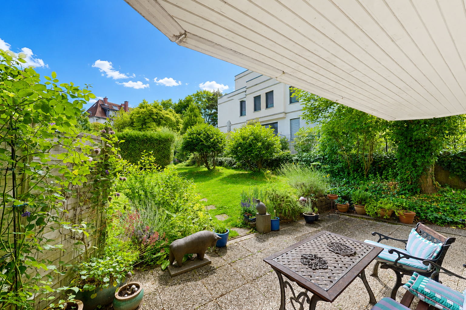 Komponistenviertel ! Charmante Maisonette-Wohnung mit grünem Rückzugsort