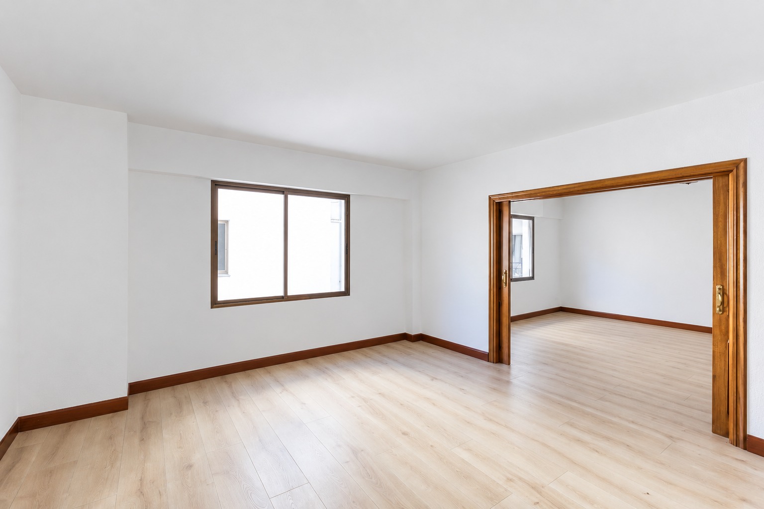 Spacious 4-bedroom apartment in Salamanca, near Retiro Park and the Golden Mile.