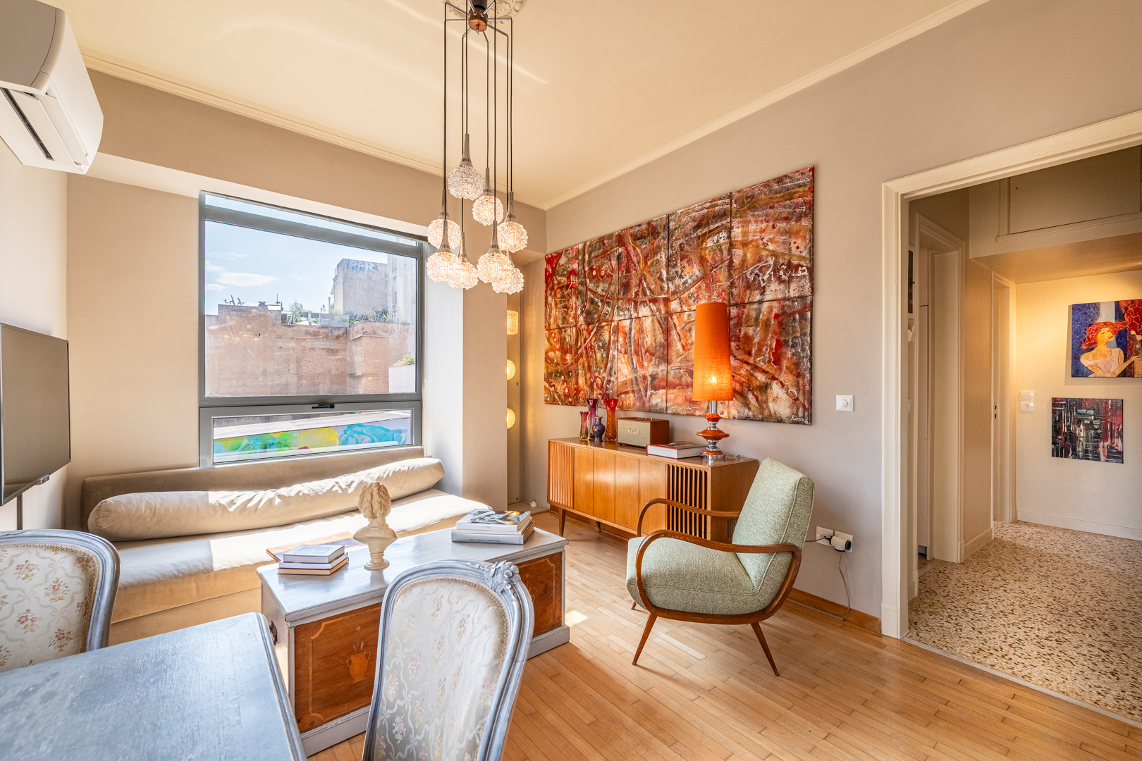 Tern key 66 sq.m. apartment with a French aesthetic, in the  historic center
