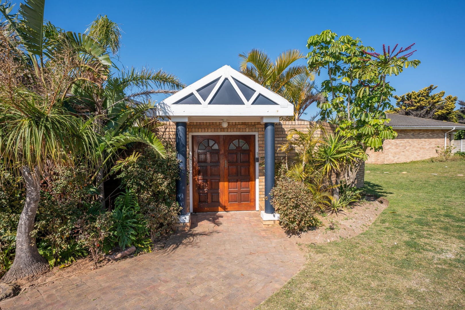 LOVELY FAMILY HOME WITH GORGEOUS BRAAI AREA