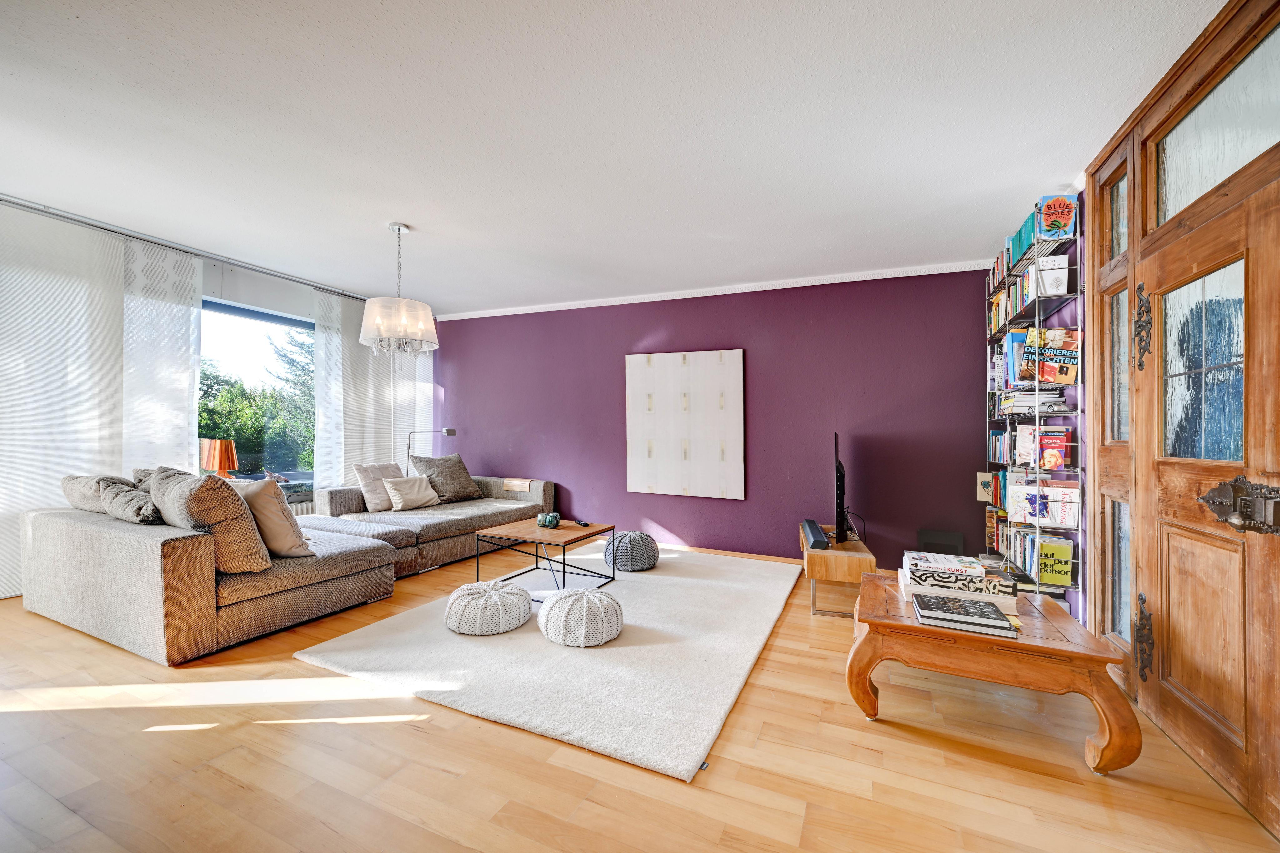 Suchen Sie: Weitblick, Bauhaus-Stil, viel Platz und beste Wohnlage ?