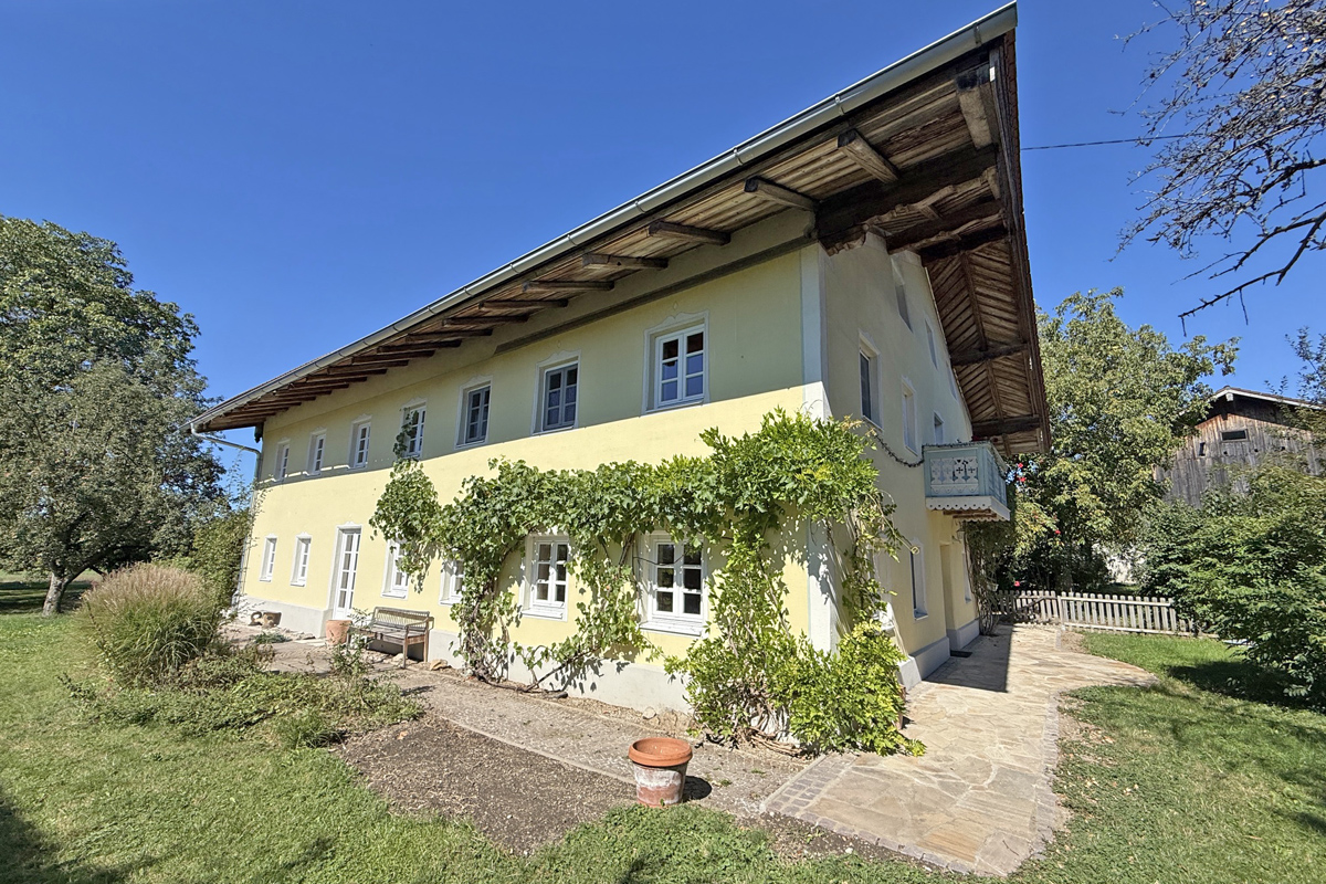 Historisches Bauernhaus mit Charakter, Geschichte und Weitblick in malerischer Weilerlage