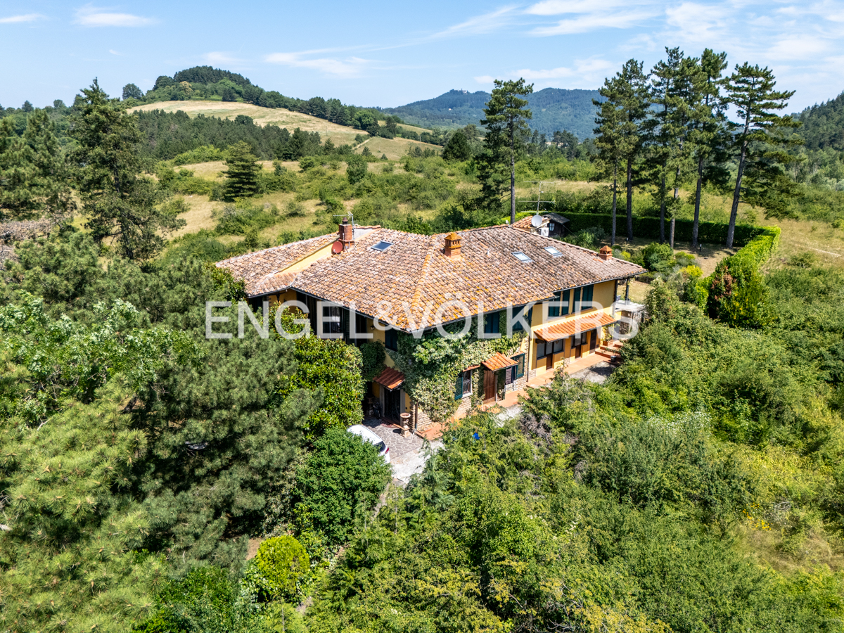 Prestigiosa porzione di Villa Storica con Parco privato sulle colline di Fiesole