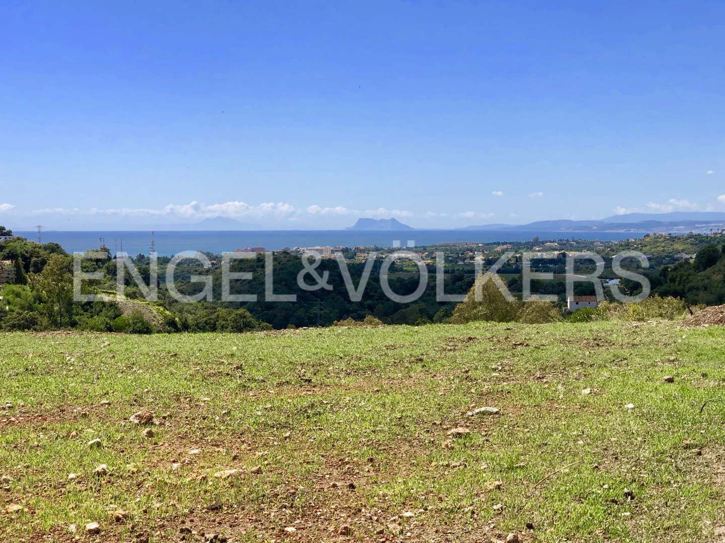 Large plot with open sea views in Estepona