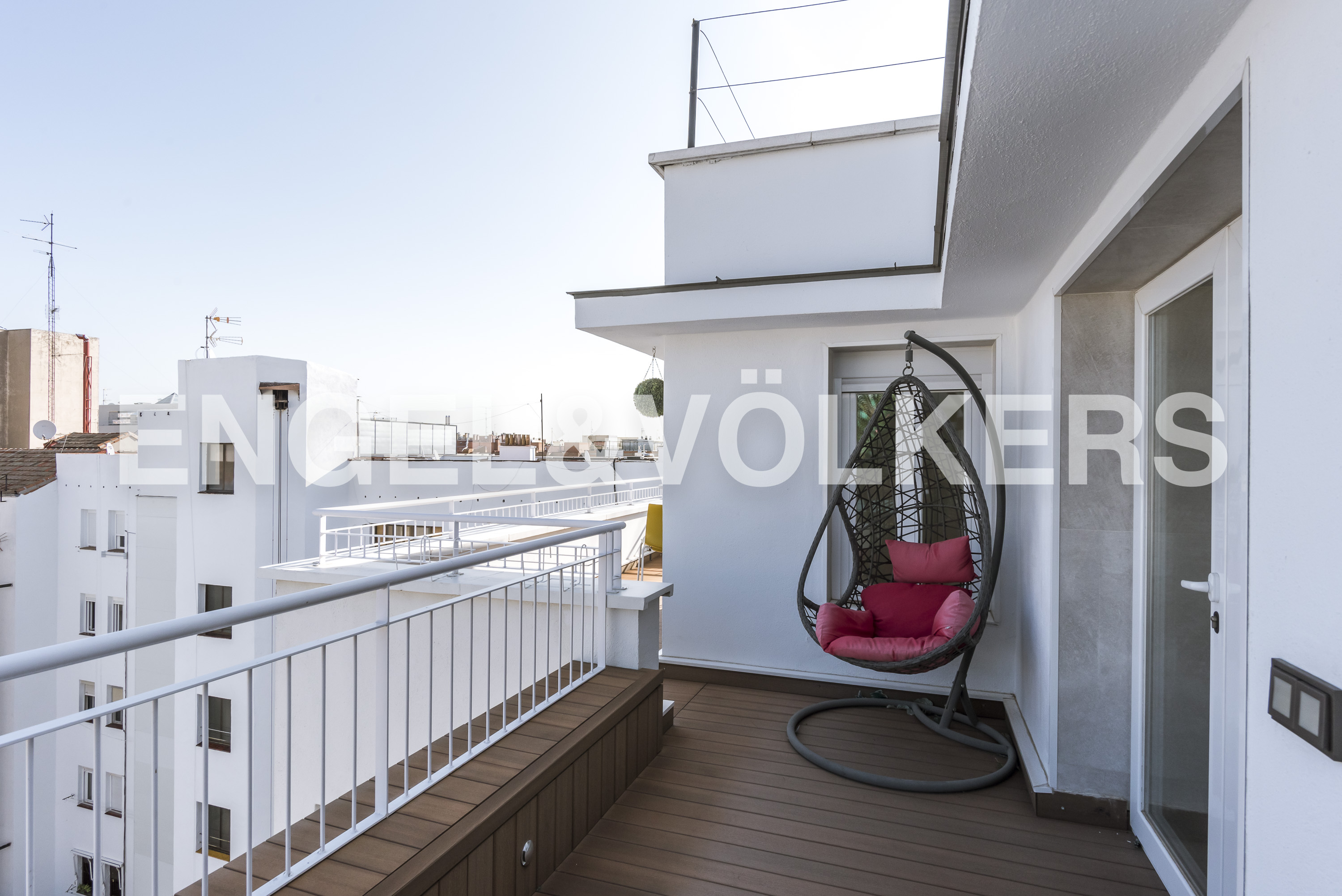 Renovated penthouse with terrace in Goya for rent