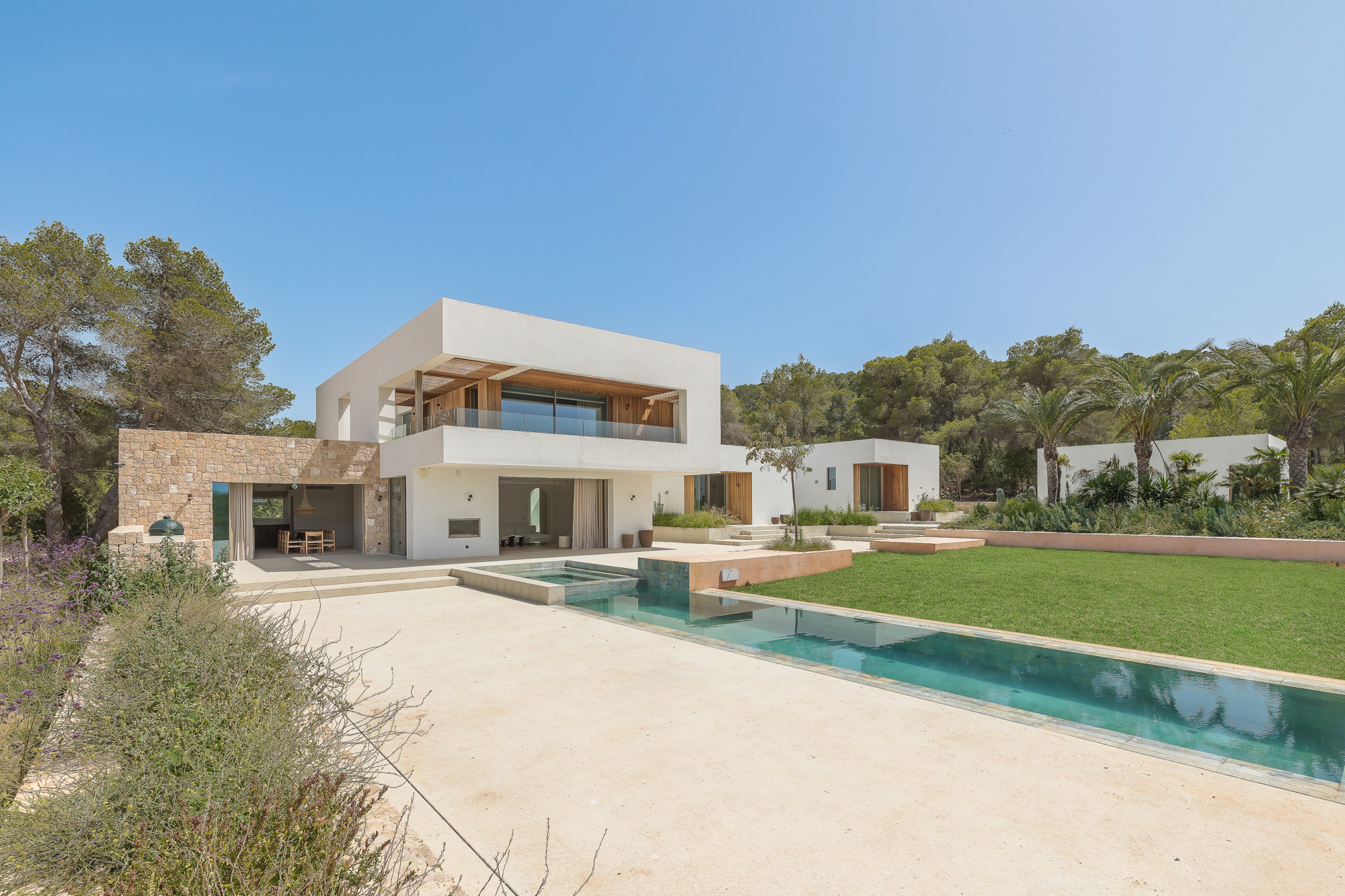 Beeindruckende Neubauvilla an der Westküste Ibizas