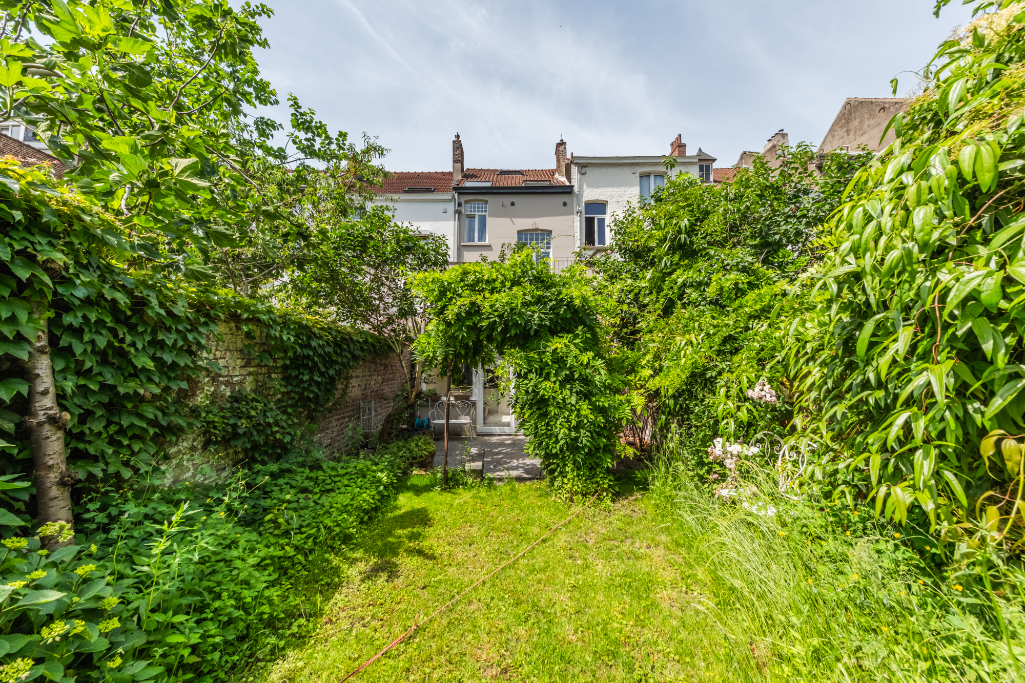 Master house with garden and high ceilings in Forest