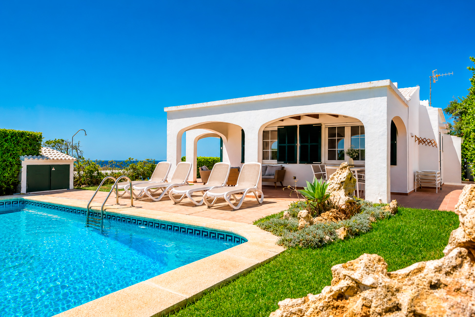 Holiday rental - Mediterranean Villa Just Steps from the Sea in Cap d’Artrutx, Menorca