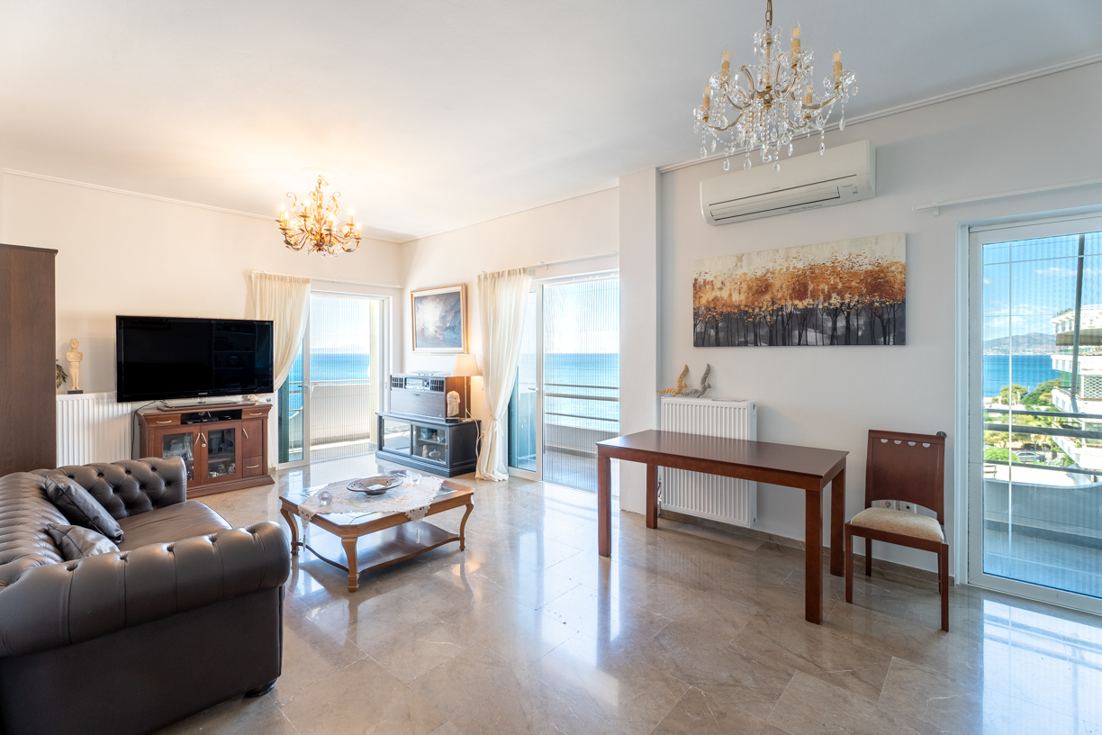 Corner apartment with panoramic views of the Saronic Gulf