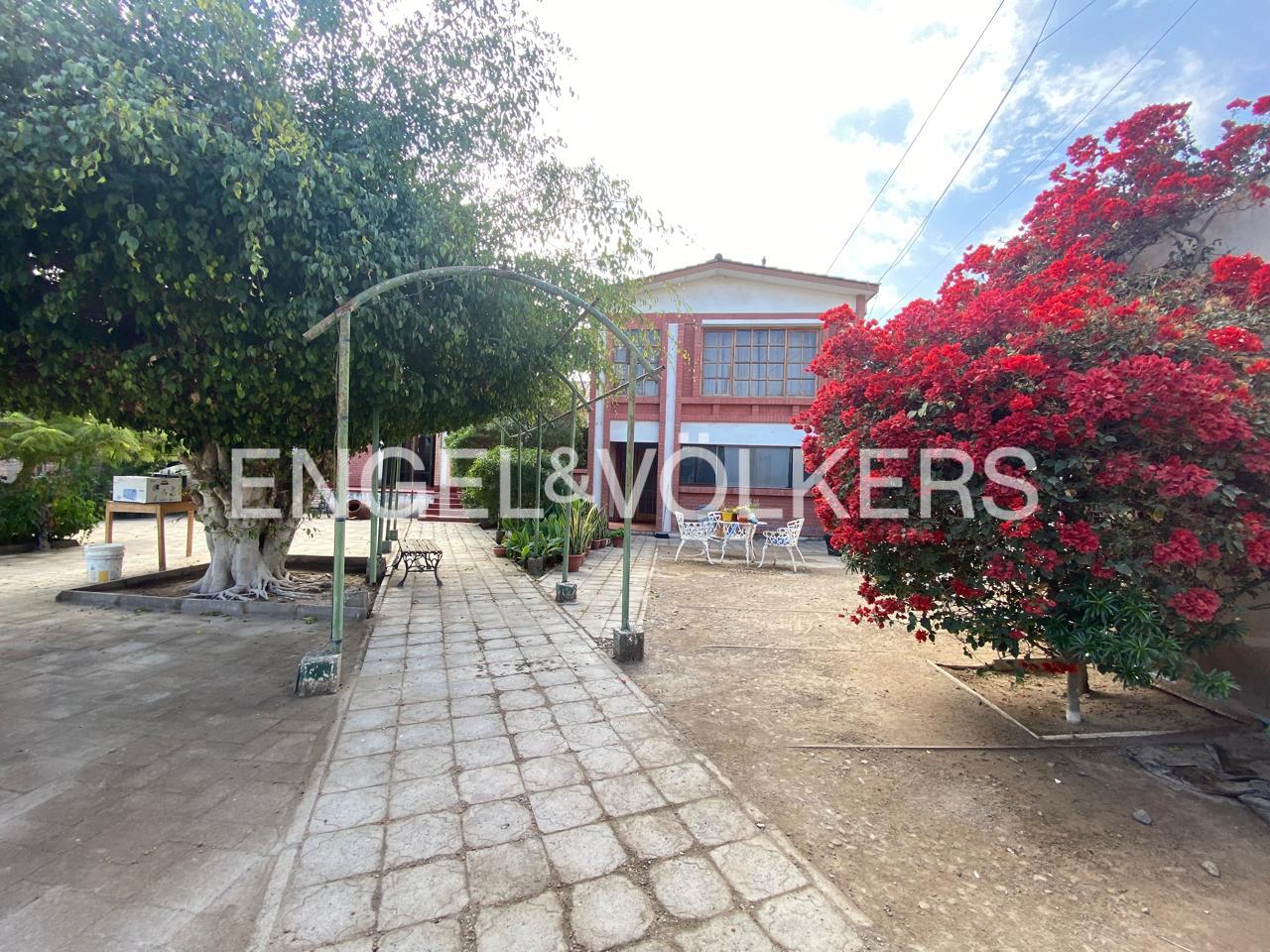 EXCLUSIVA CASA EN COND. LOTEO MONTALVO - VALLE DE AZAPA