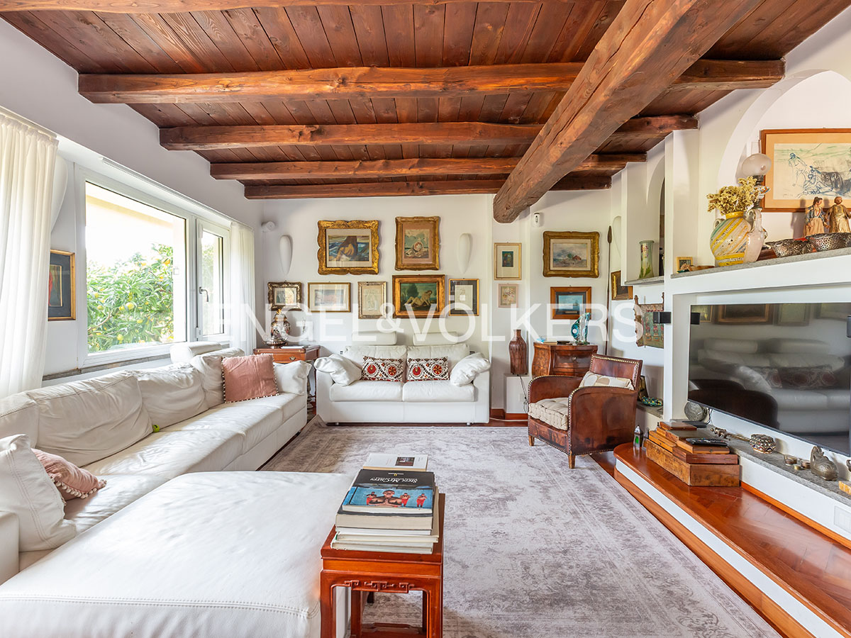 Charming single-family villa in central Trevignano Romano