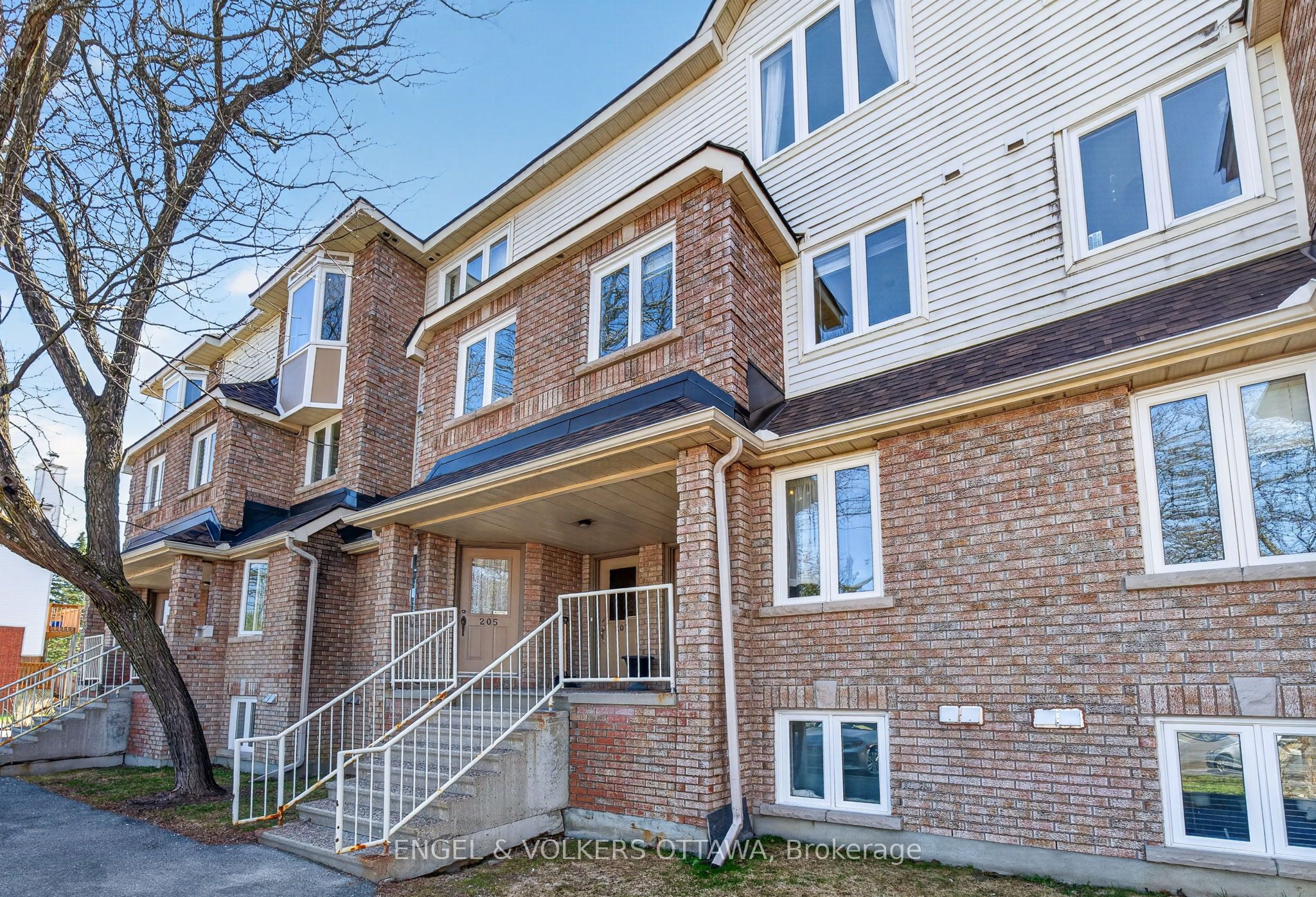Meticulously Maintained 2-Bed, 2-Bath Stacked Condo