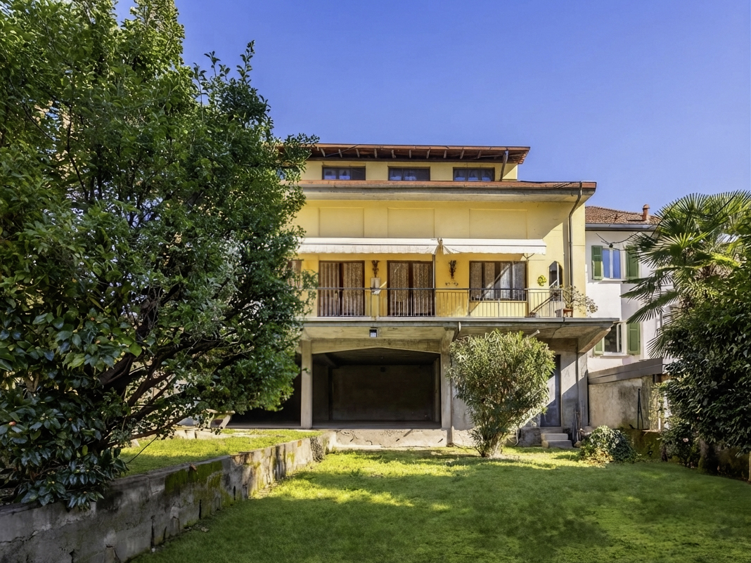 Villa with garden