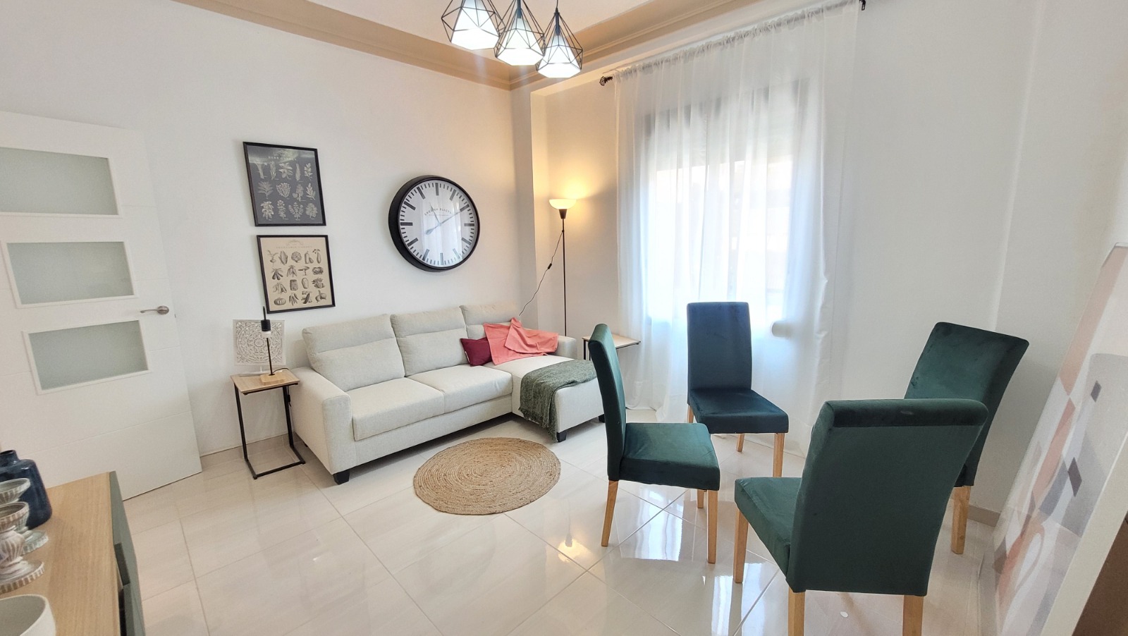 Practical home in Camins al Grau for short stays