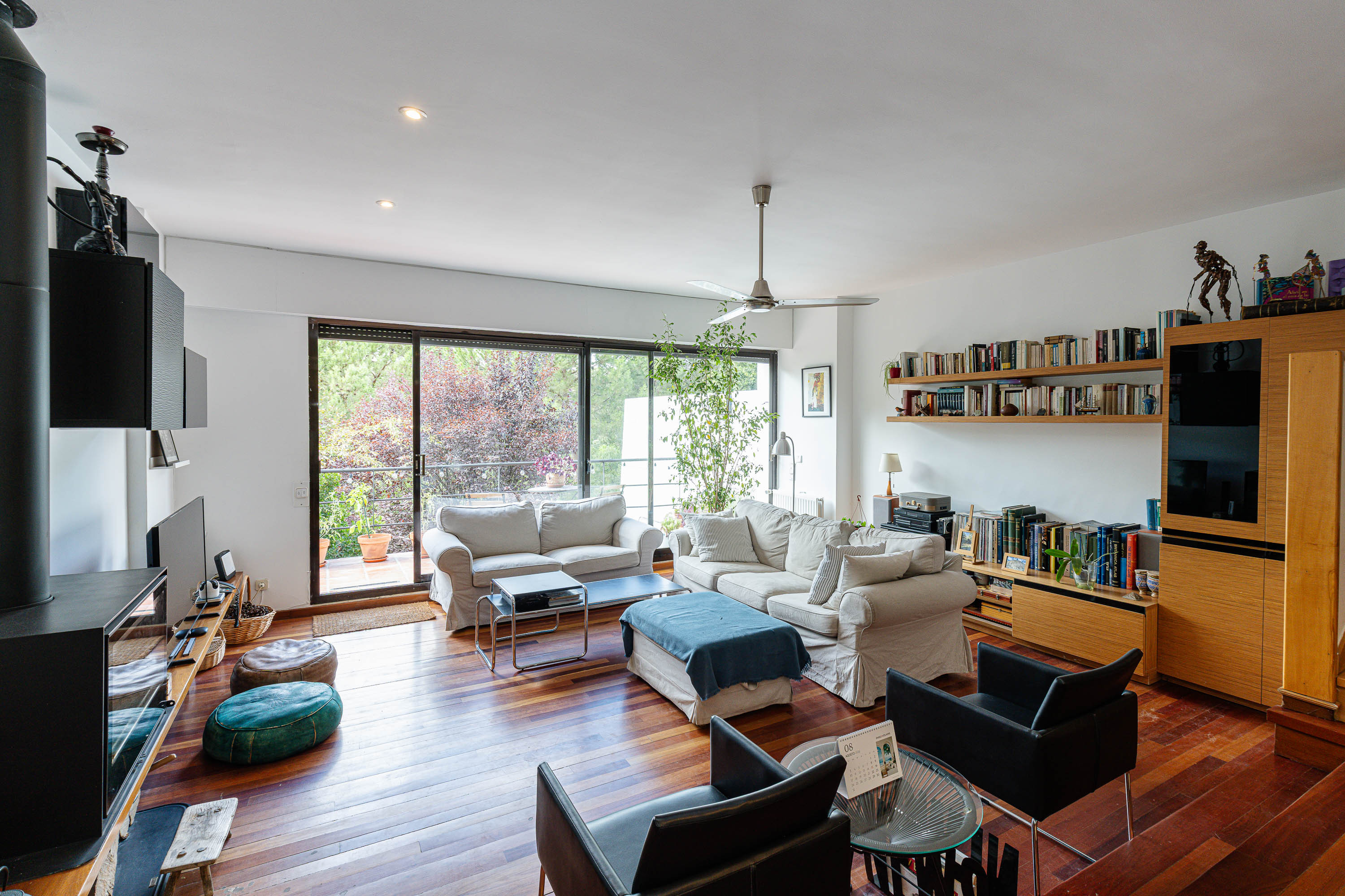 Semi-detached house for sale in a unique natural setting