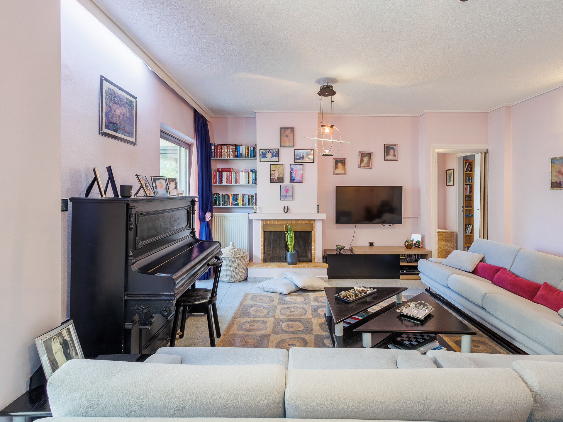 First floor apartment 108 sq.m. in Chalandri