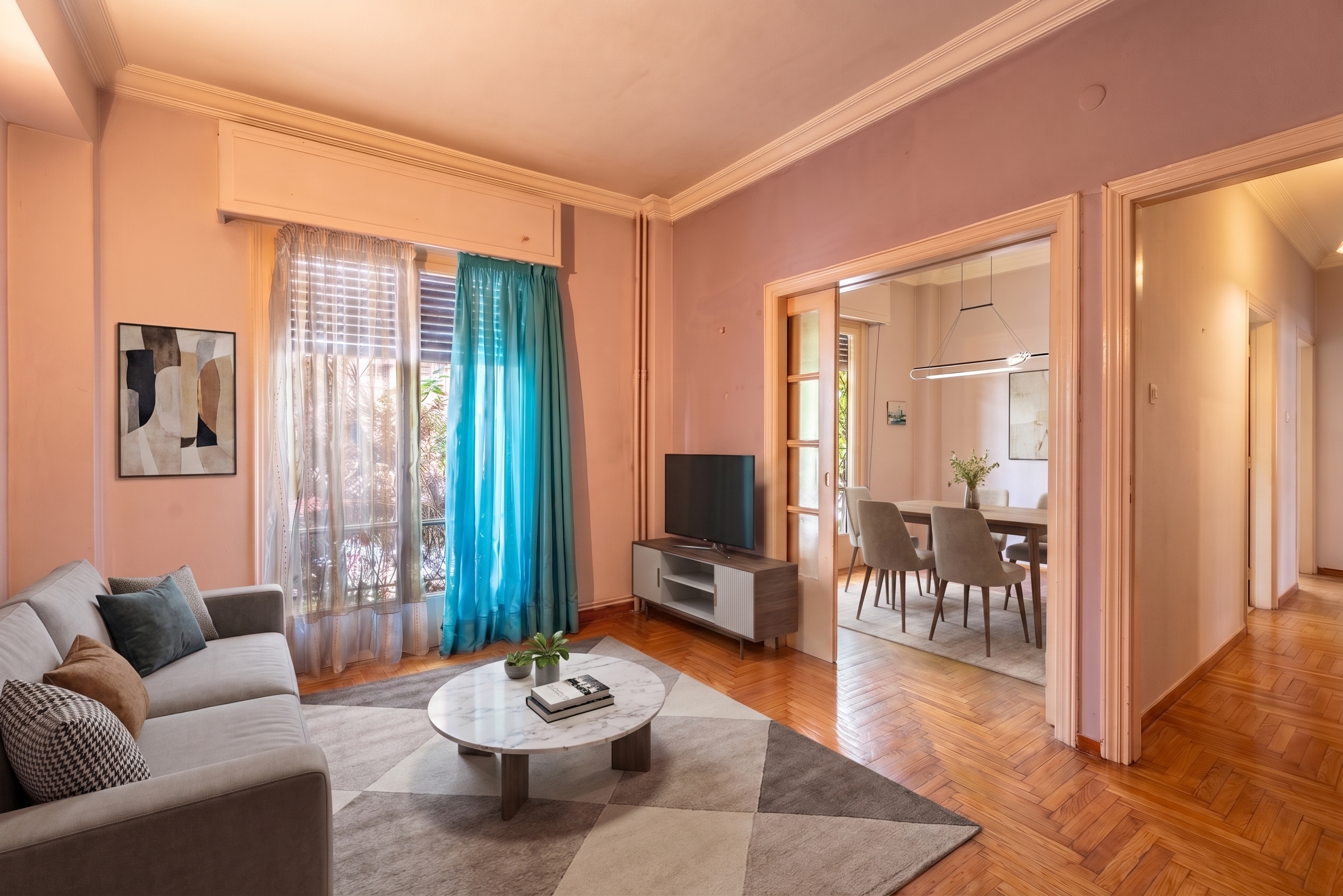 Discover bespoke potential 70 m² steps from the Acropolis & metro