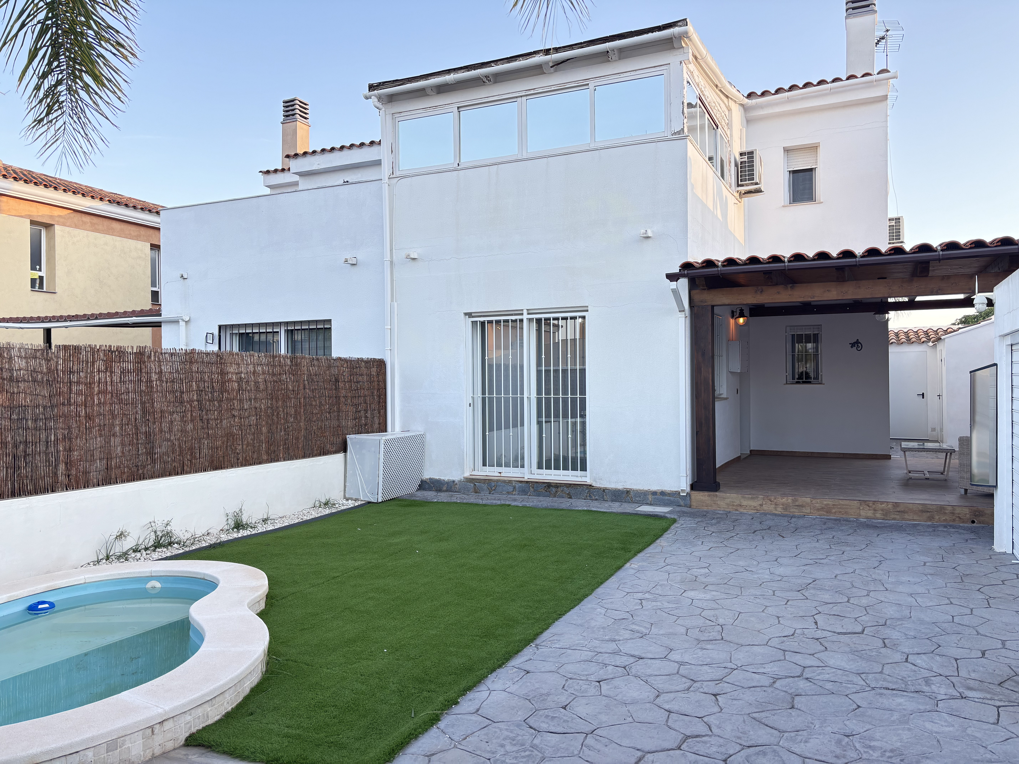 Spectacular villa in Maravisa