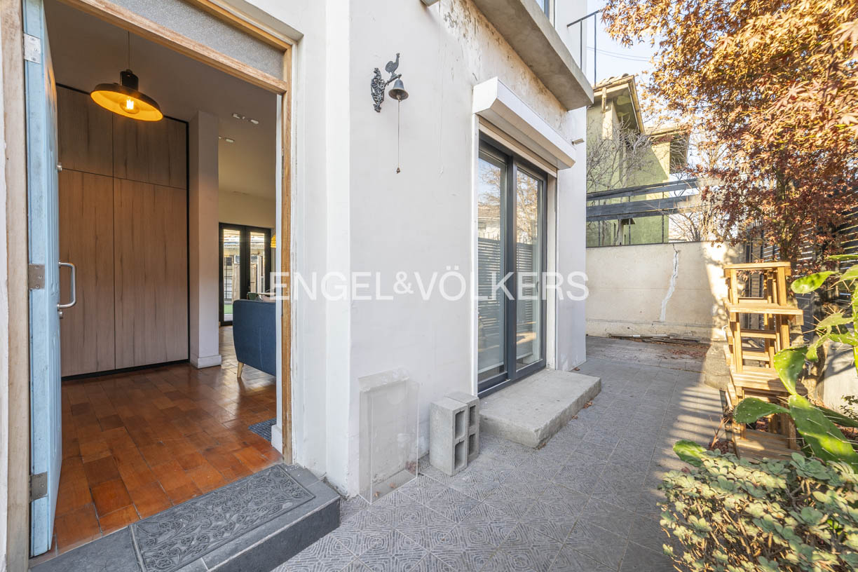 Casa/oficina remodelada en sector Barrio Italia