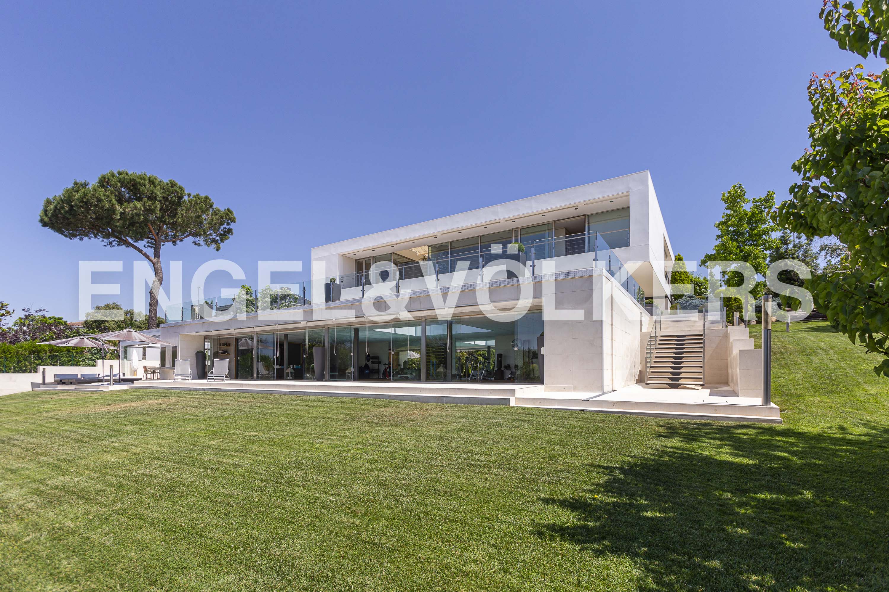 Extraordinary villa in the Las Rozas Golf Club