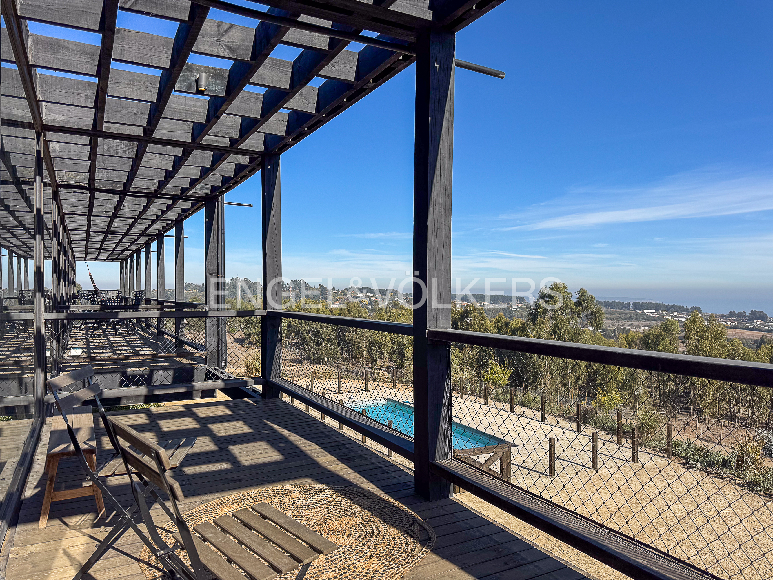 Casa mediterránea en condominio Campo Viejo
