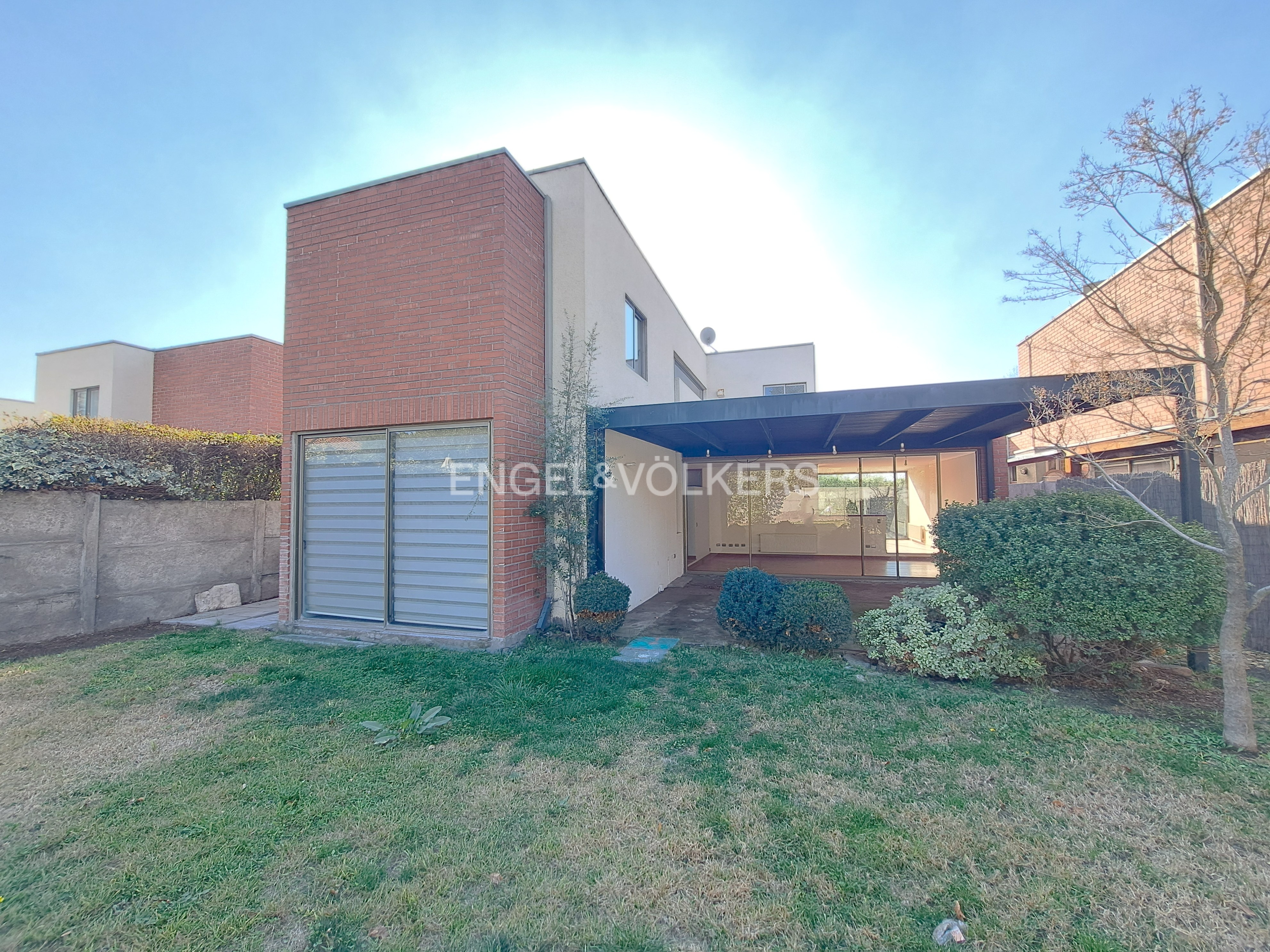 Chamisero, 4 dormitorios mas servicios en condominio