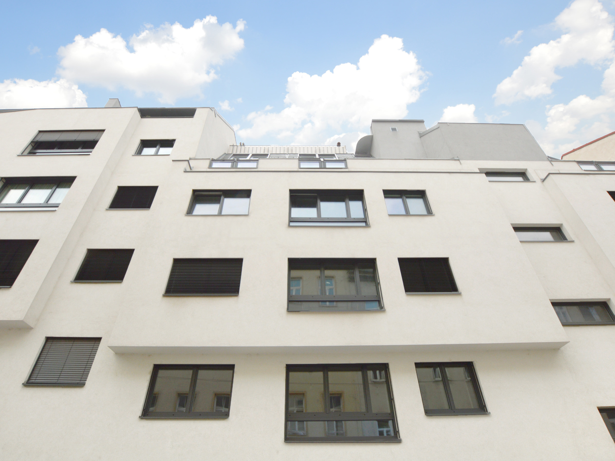 Comfortable living with a perfect layout near AKH