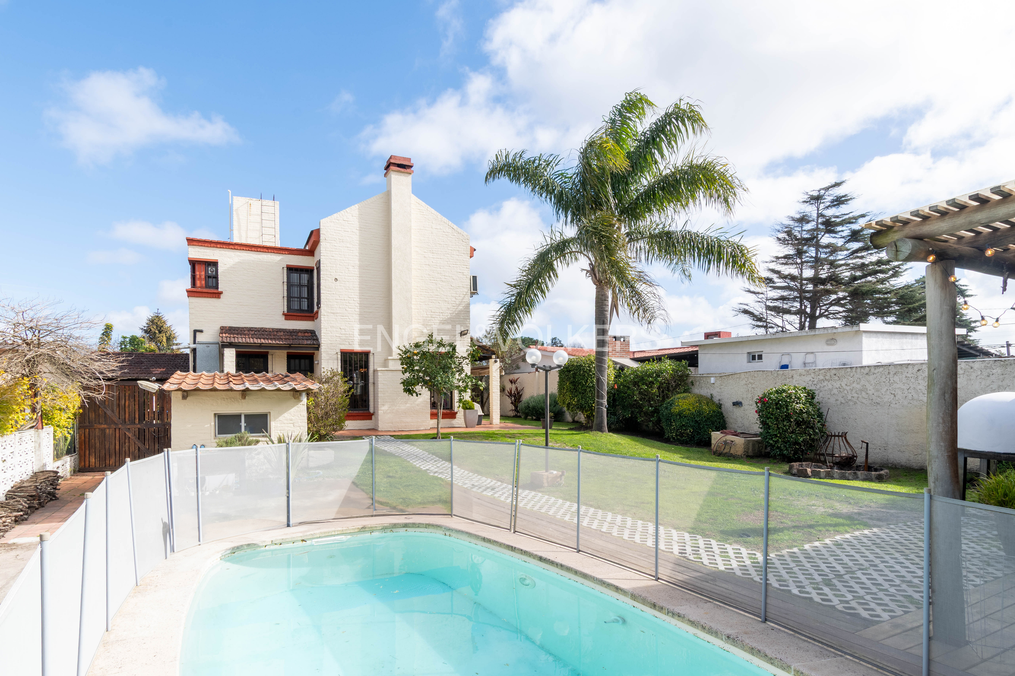 Excellent 3-bedroom house for sale in Solymar, steps from the waterfront promenade [AI-modified]