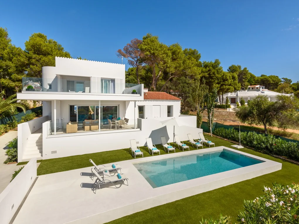 Ferienvermietung - Moderne Villa sehr nahe am Strand in Santo Tomás, Menorca