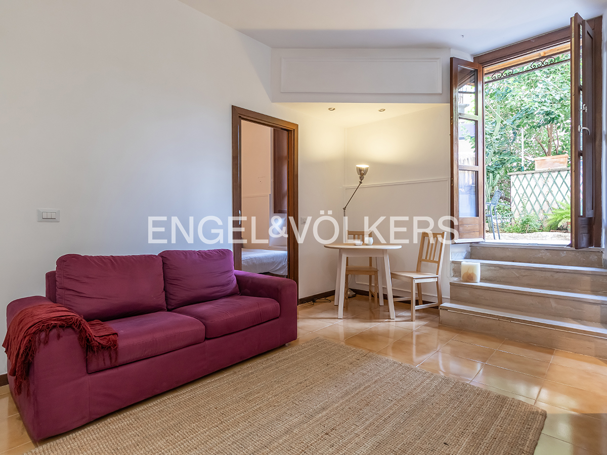 Two-room flat with garden