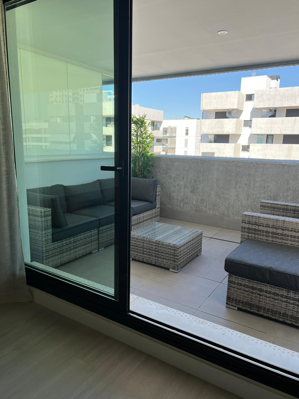 Großartige NEU bezugsfertige 3-Zi.-Wohnung möbliert in Palmas Altas – Sevilla