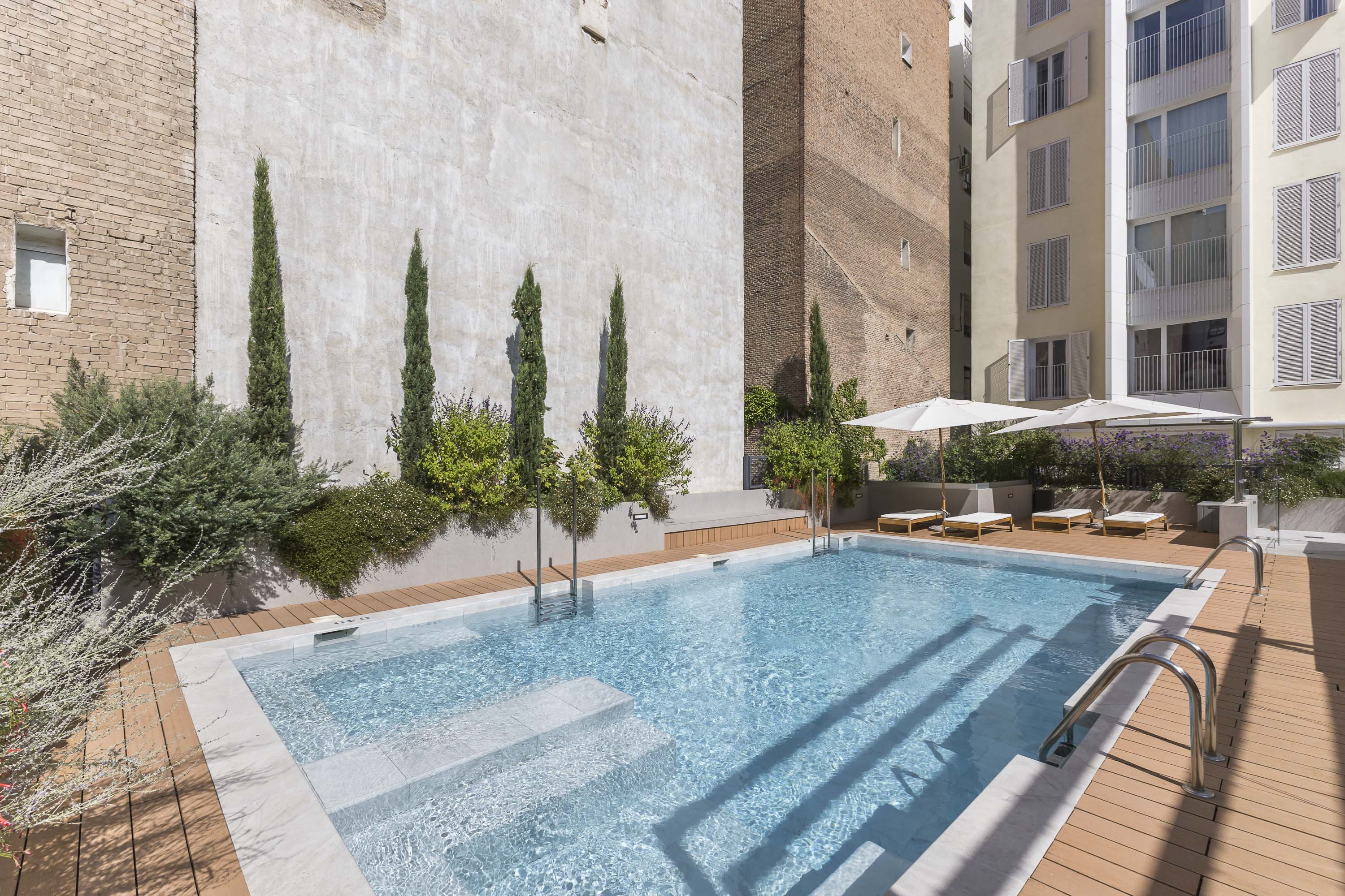 Elegance and comfort in a new development with amenities