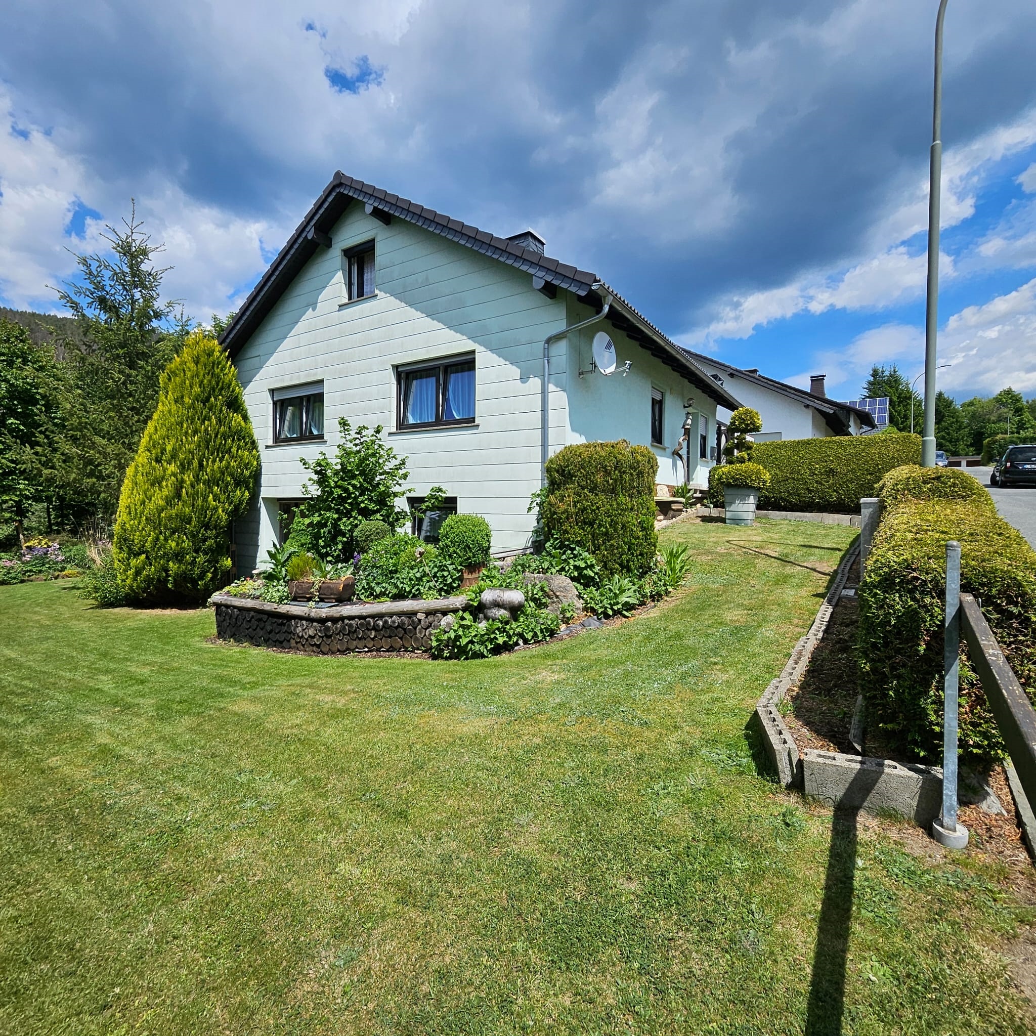 Charmantes Einfamilienhaus mit Garten und Garage im Frankenwald
