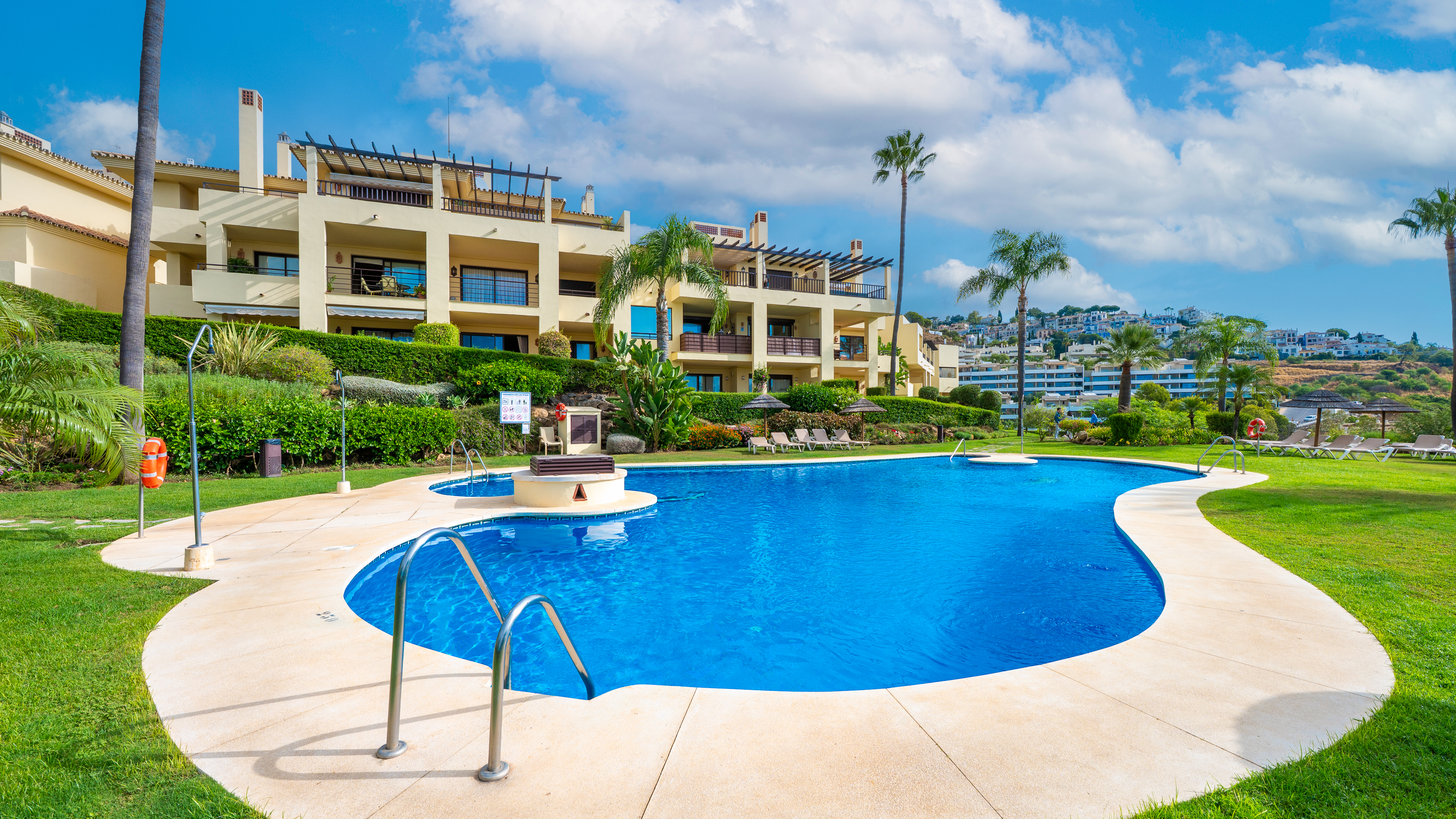 Luxurious Golf Resorts Apartment with Tourist Licence