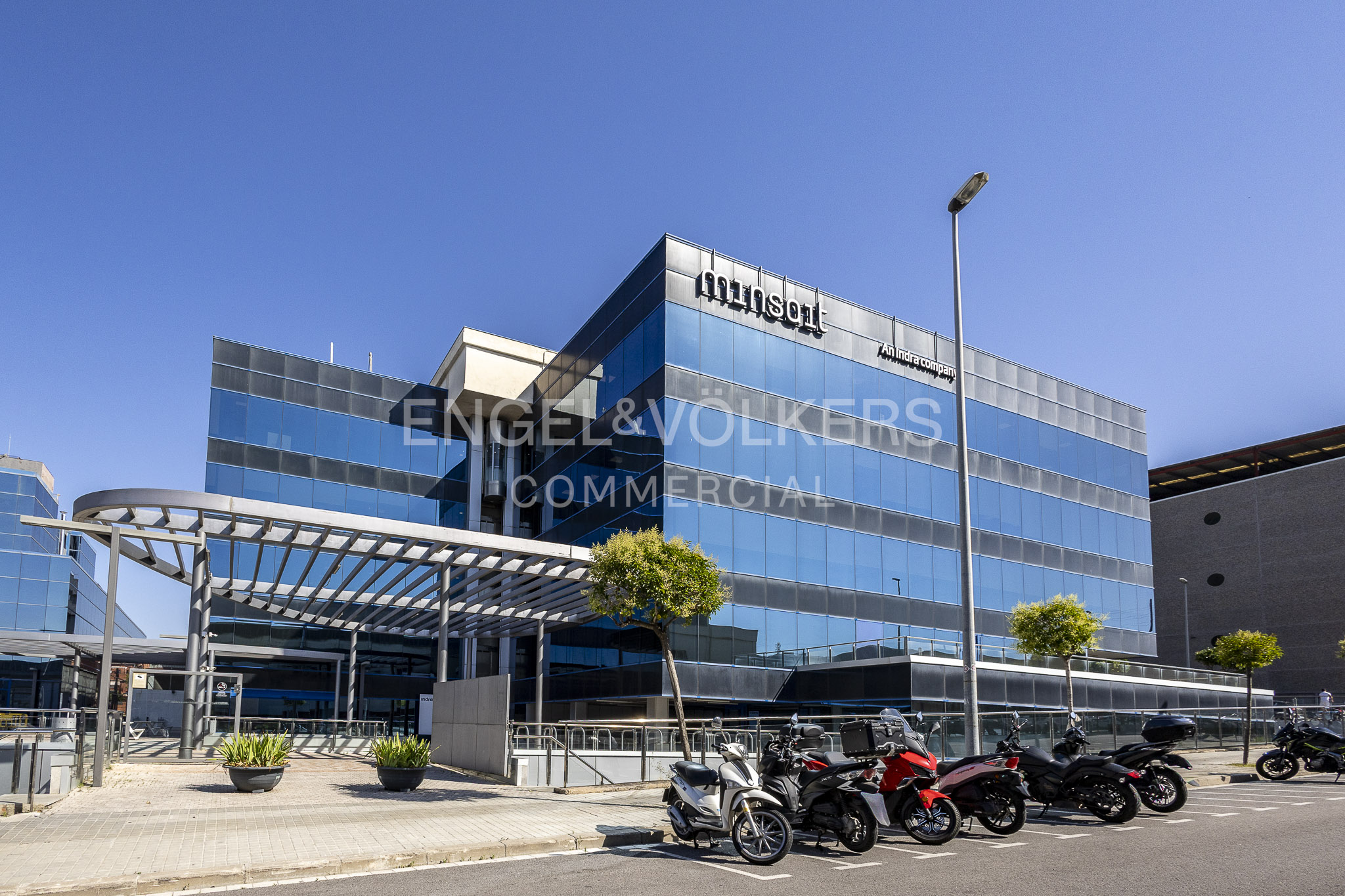 Edificio corporativo de oficinas en alquiler en Sant Joan Despí