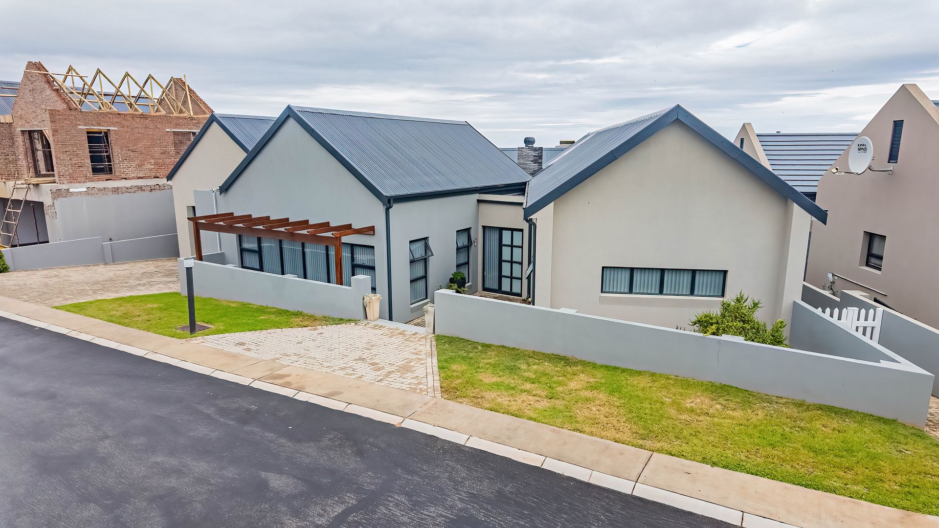 Contemporary Coastal Living in Outeniquasbosch Wildlife Village