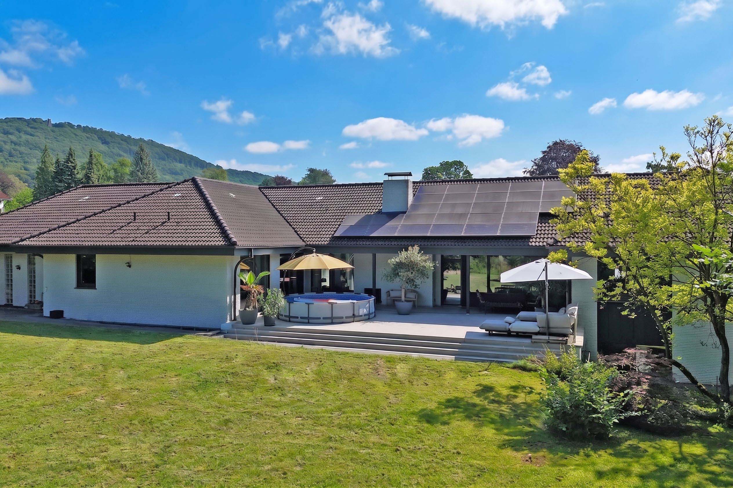 Villa im Bungalowstil - großzügiges Wohnen mit zusätzlichem Homeoffice oder Einliegerwohnung
