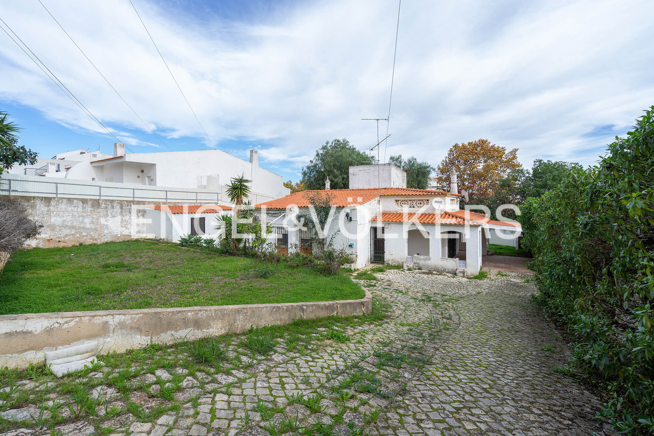 Single storey house to renovate in Albufeira