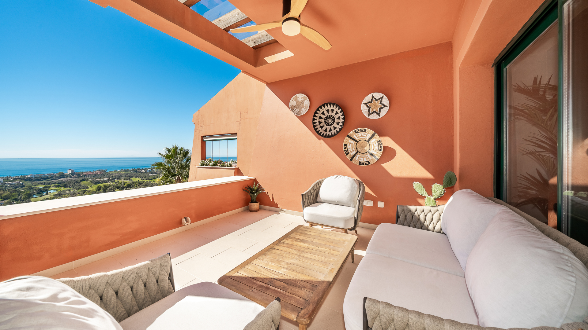 Stilvolles Duplex-Penthouse mit Panoramameerblick in El Rosario