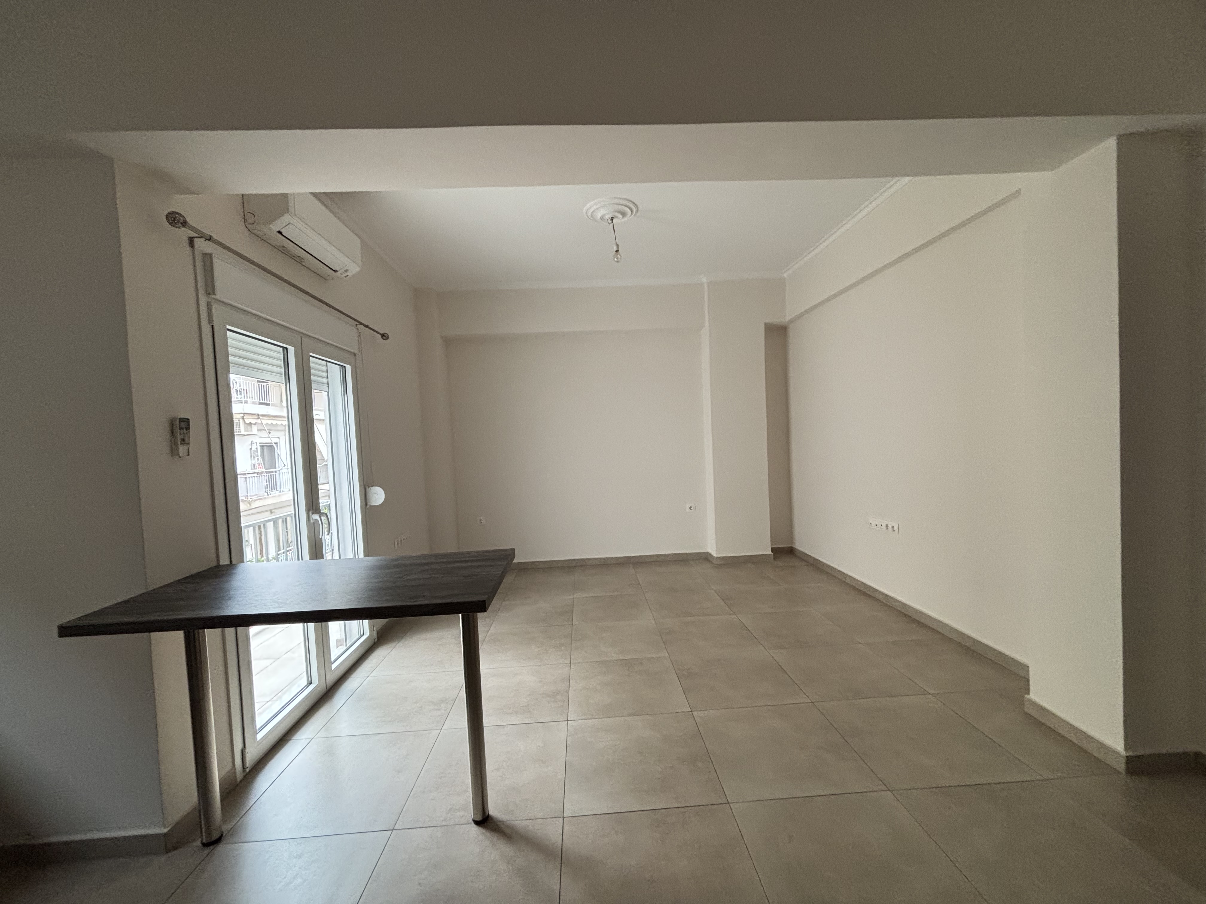 Renovated apartment near the University
