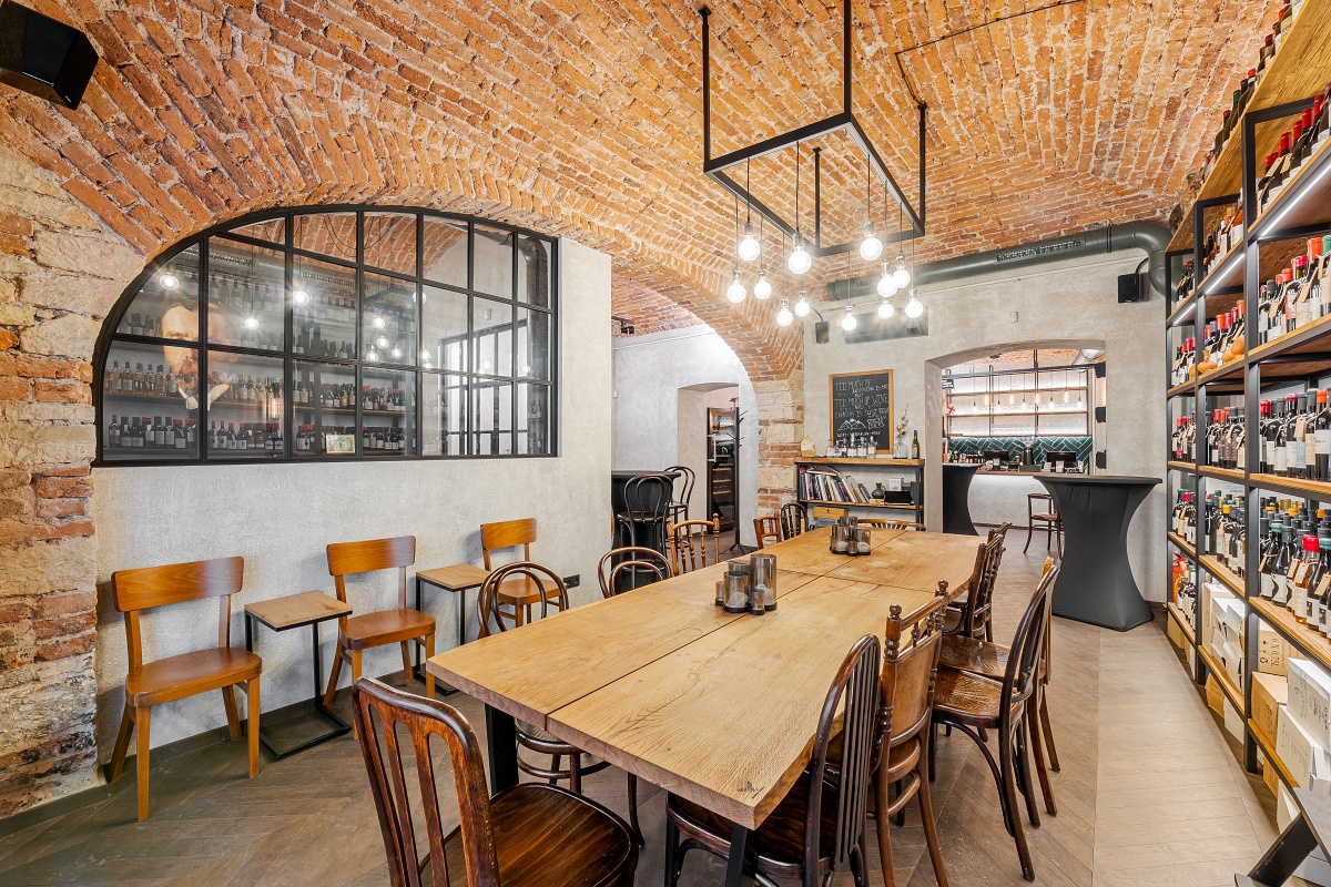 Fully equipped tasting room and wine bar ready for immediate operation, Prague 1