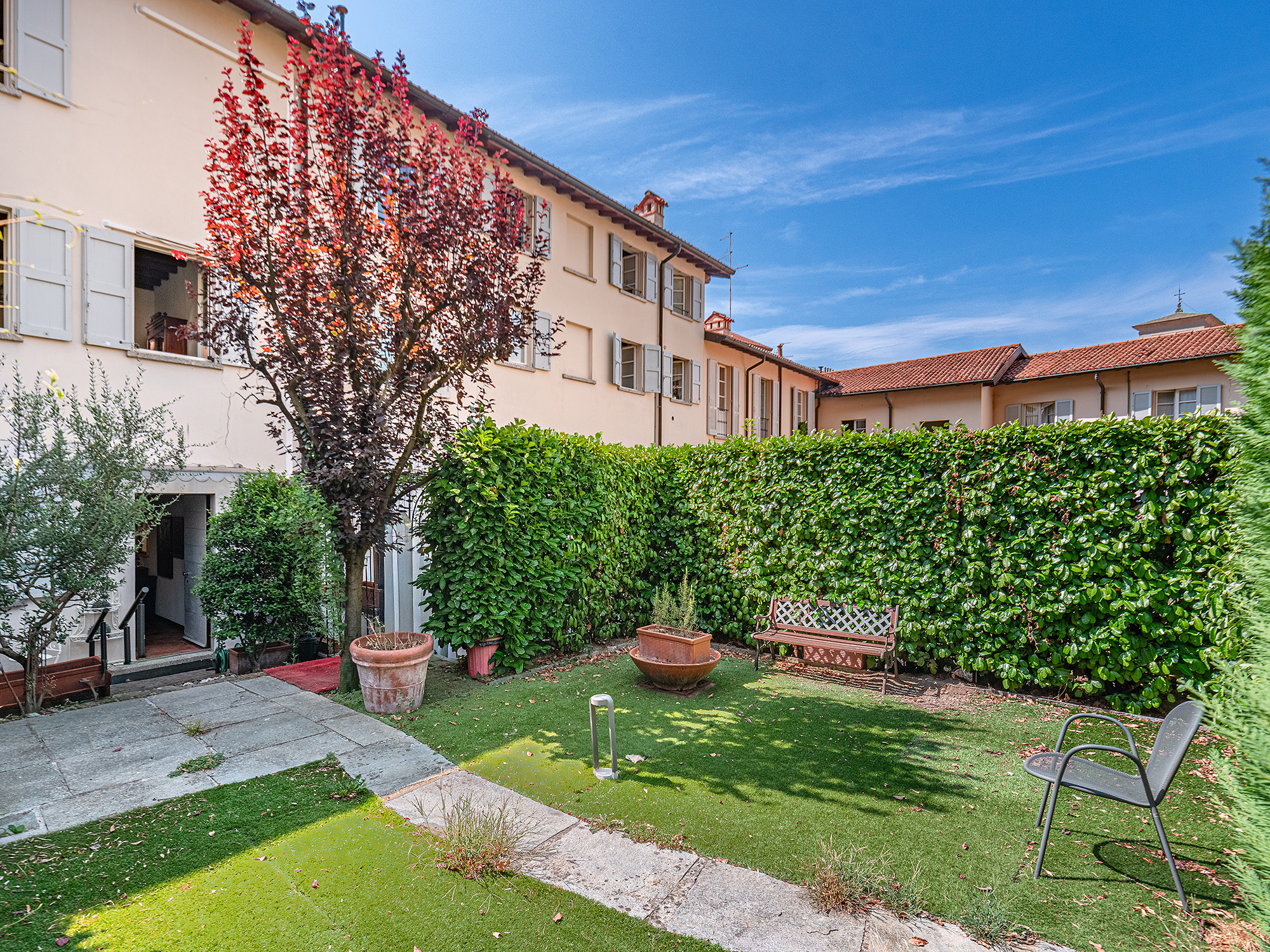 Einfamilienhaus mit Garten in Como