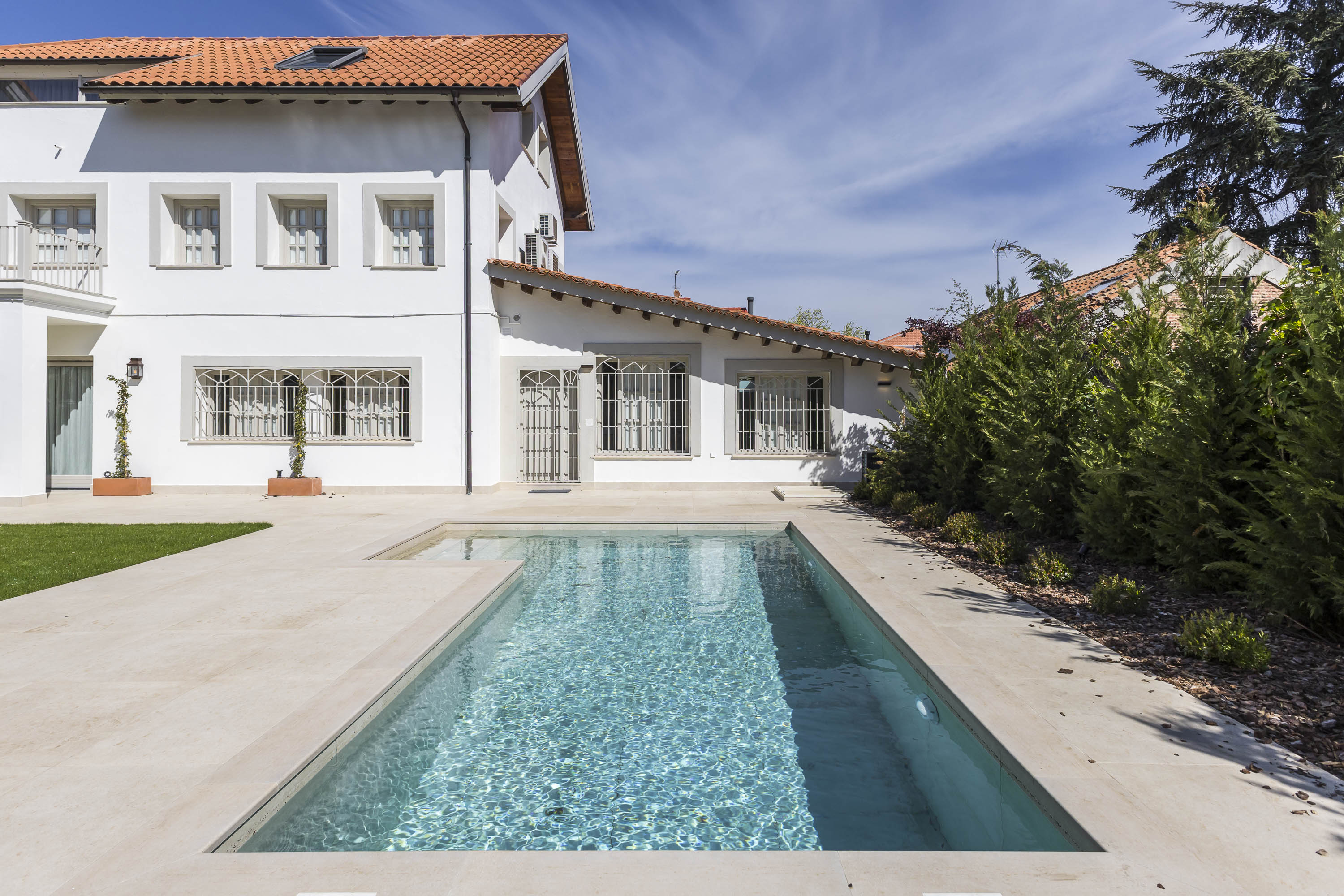 Exclusivo Chalet a estrenar de Diseño en Chamartín: Elegancia, Confort y Privacidad