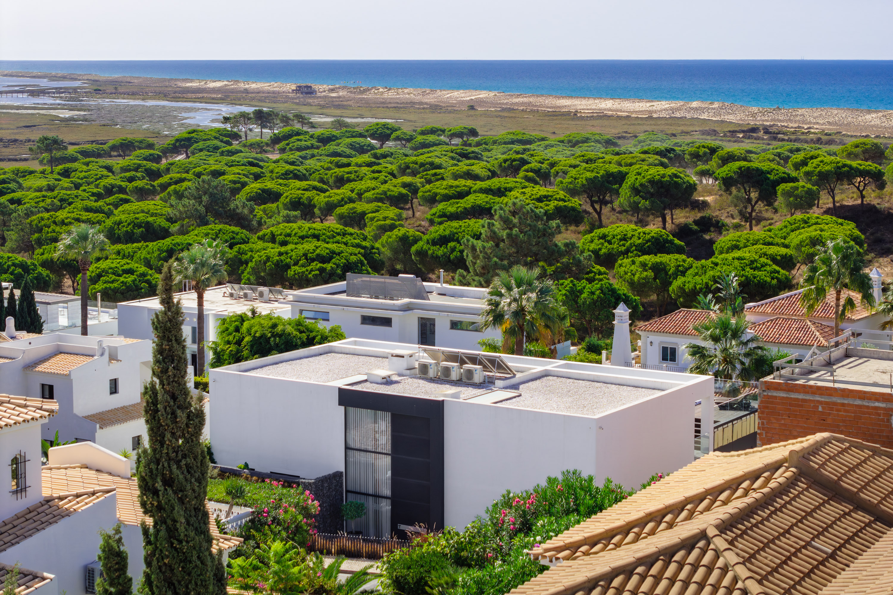 Luxuriöse zeitgenössische Villa mit 7 Schlafzimmern in Quinta das Salinas, zwischen Quinta do Lago und Vale do Lobo