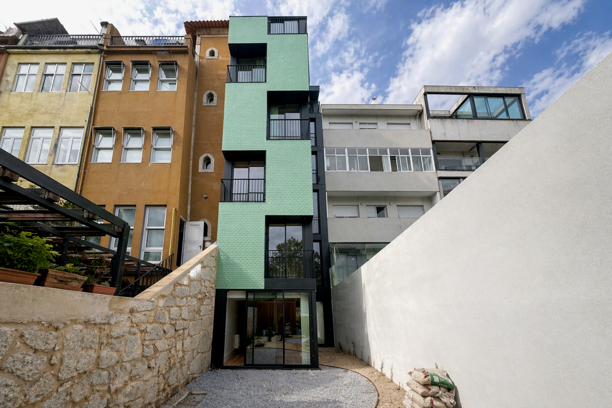 Prédio com Alojamento Local no Centro Histórico do Porto